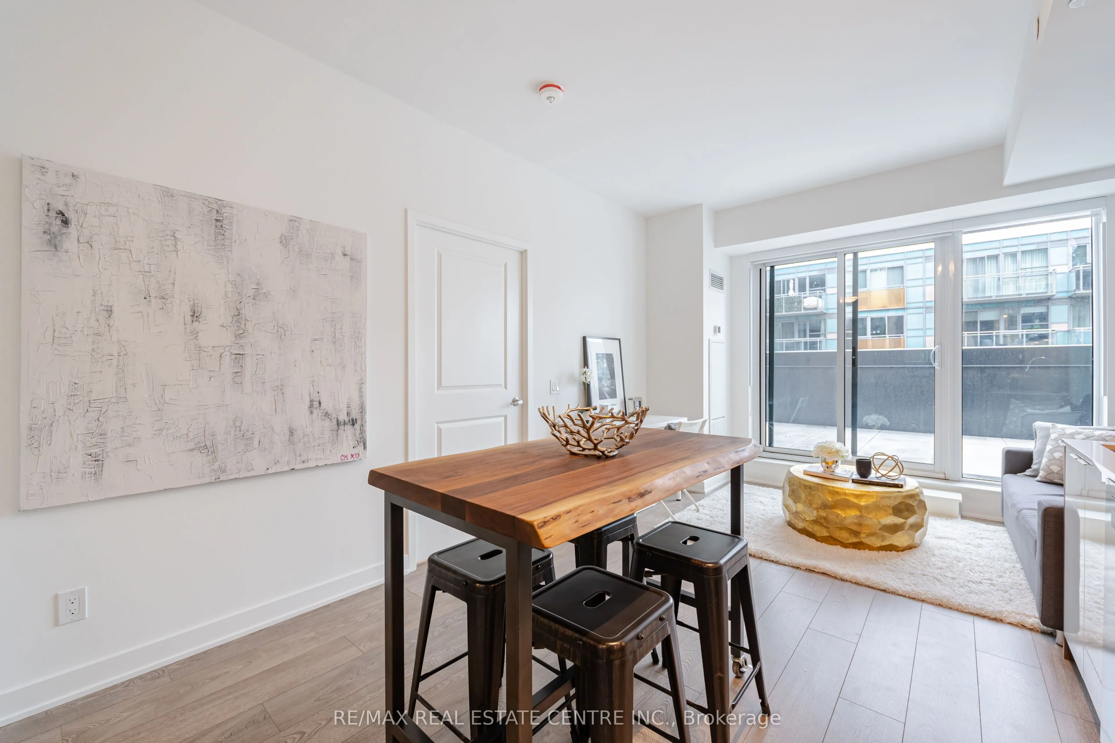 543 Richmond Street W #804