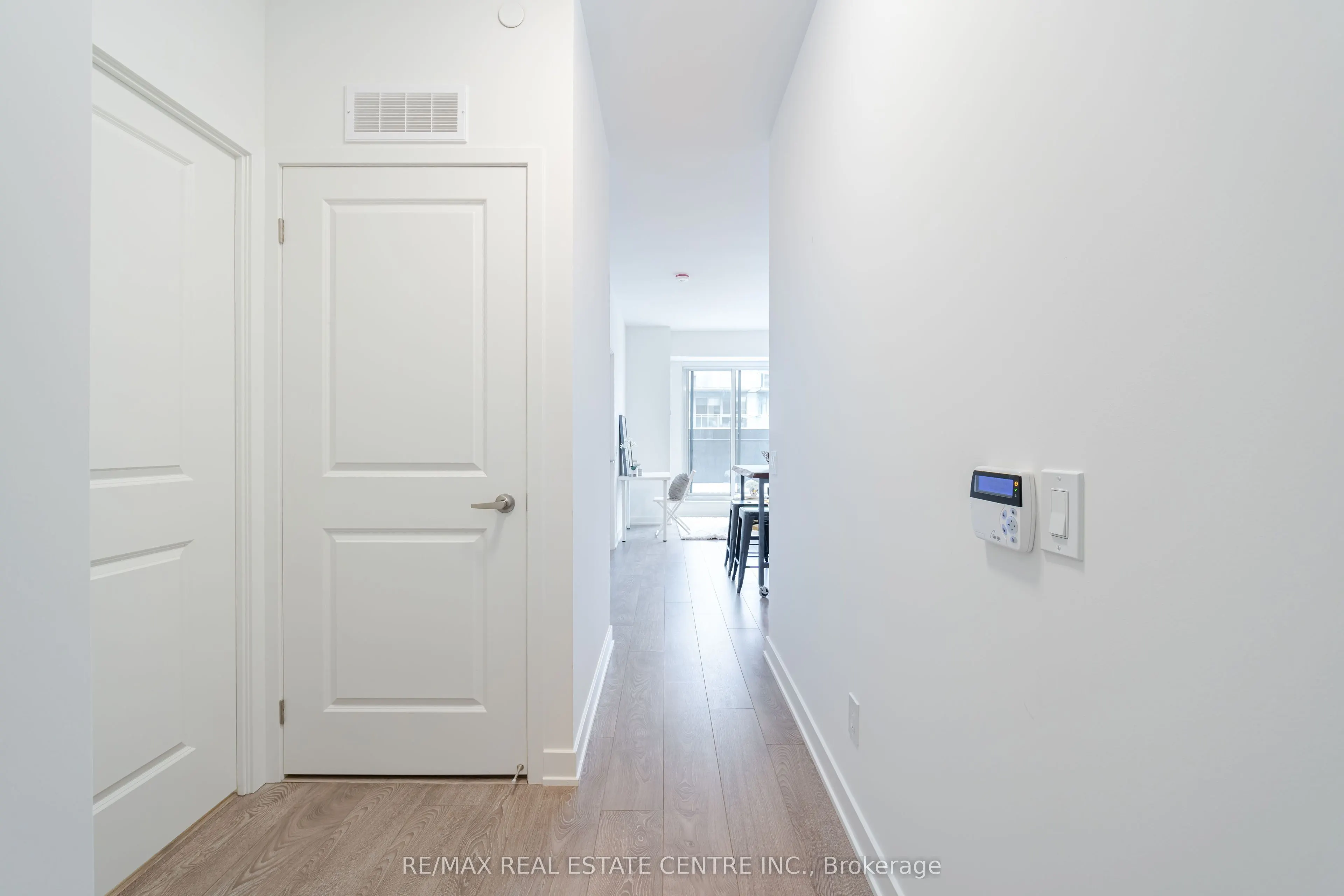 543 Richmond Street W #804