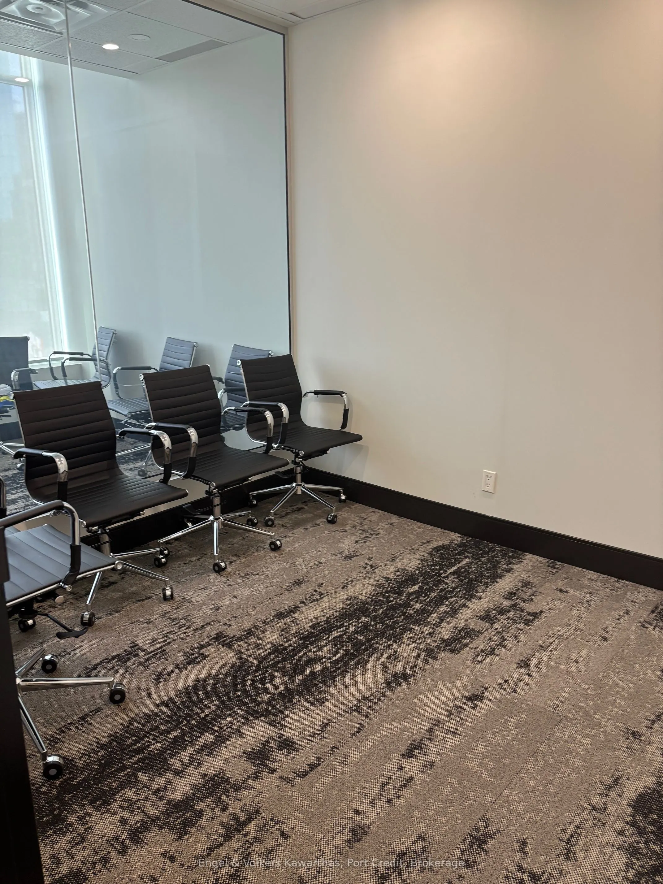 130 Queens Quay E #516