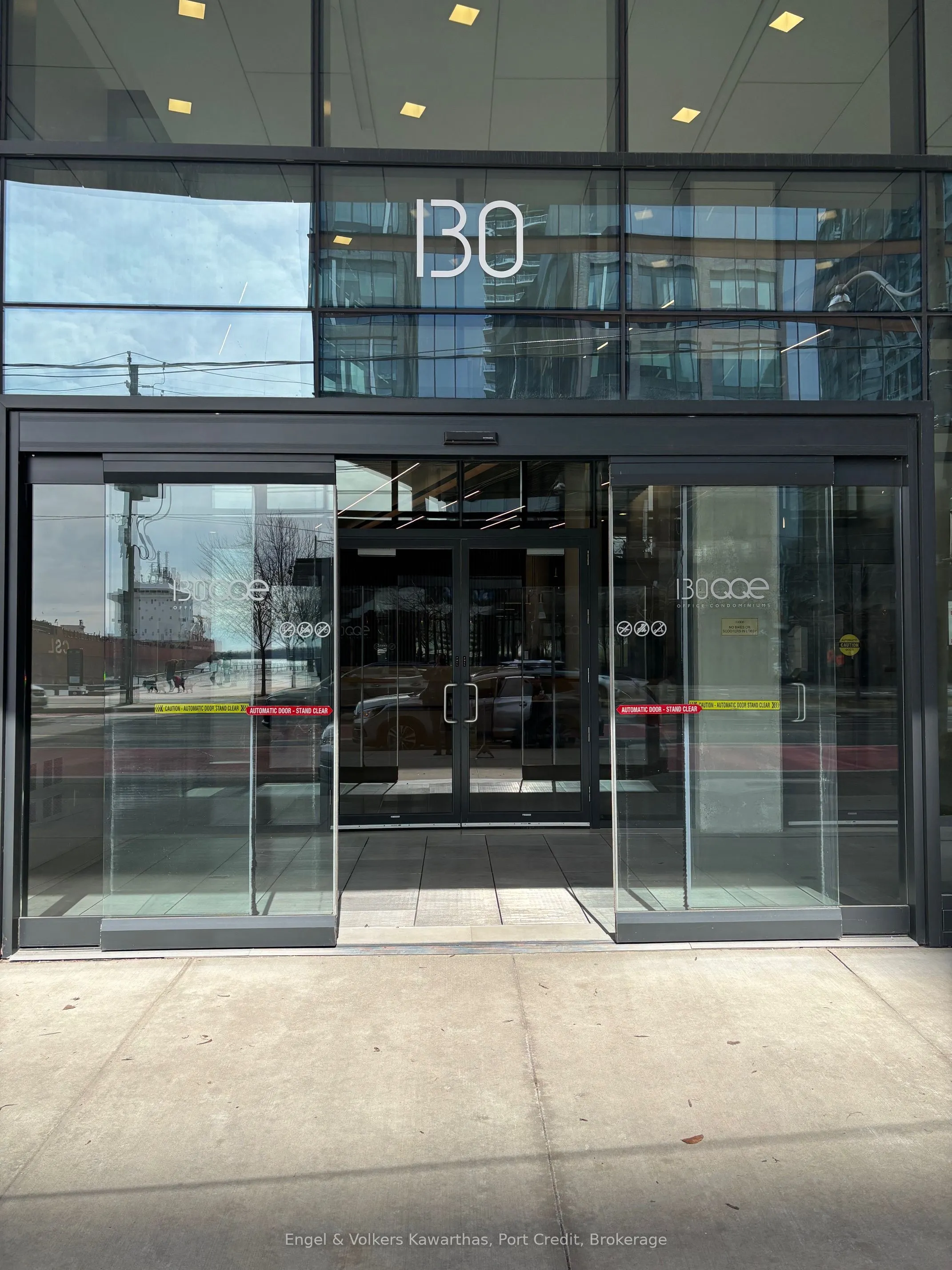 130 Queens Quay E #516