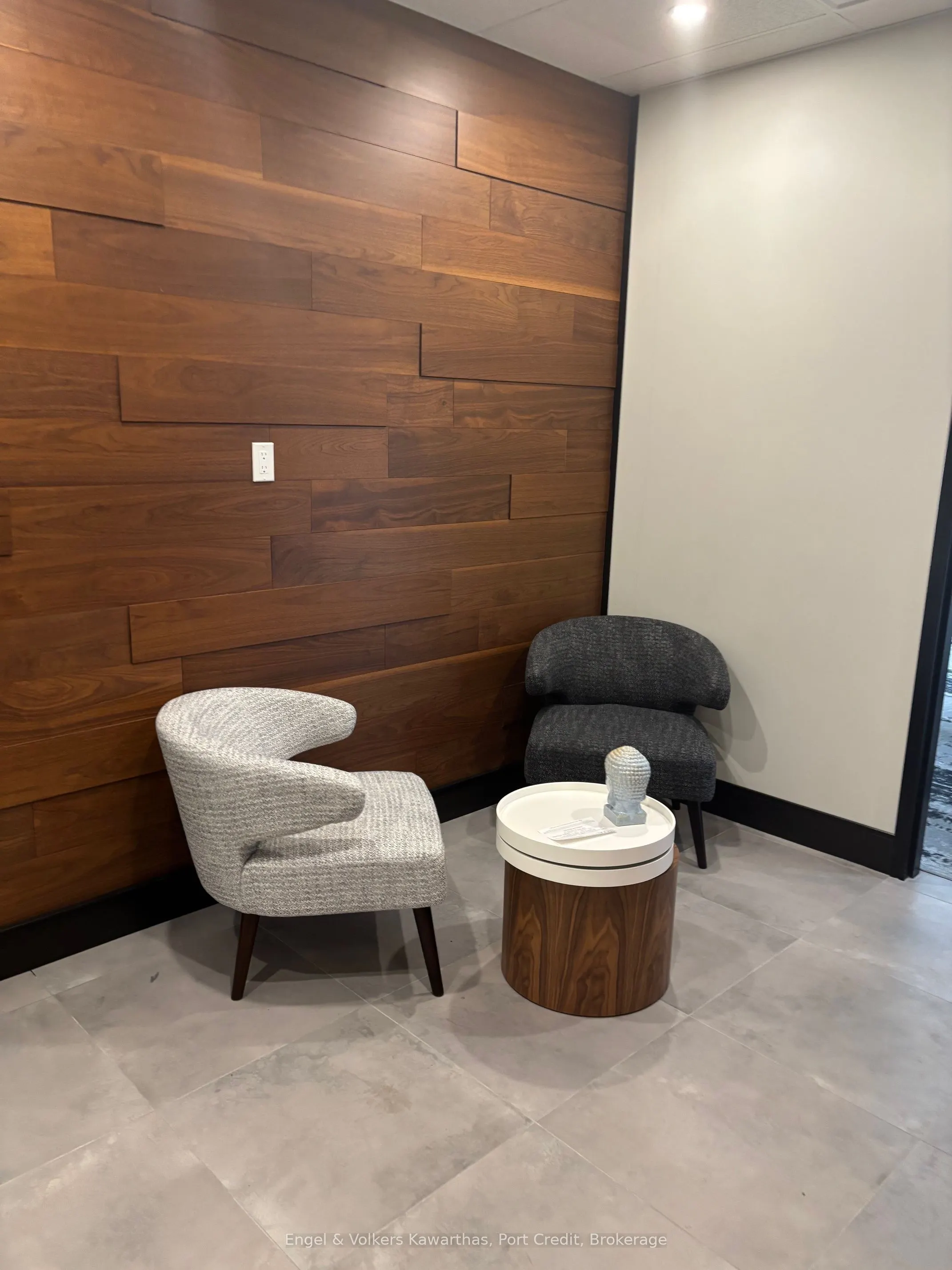 130 Queens Quay E #516
