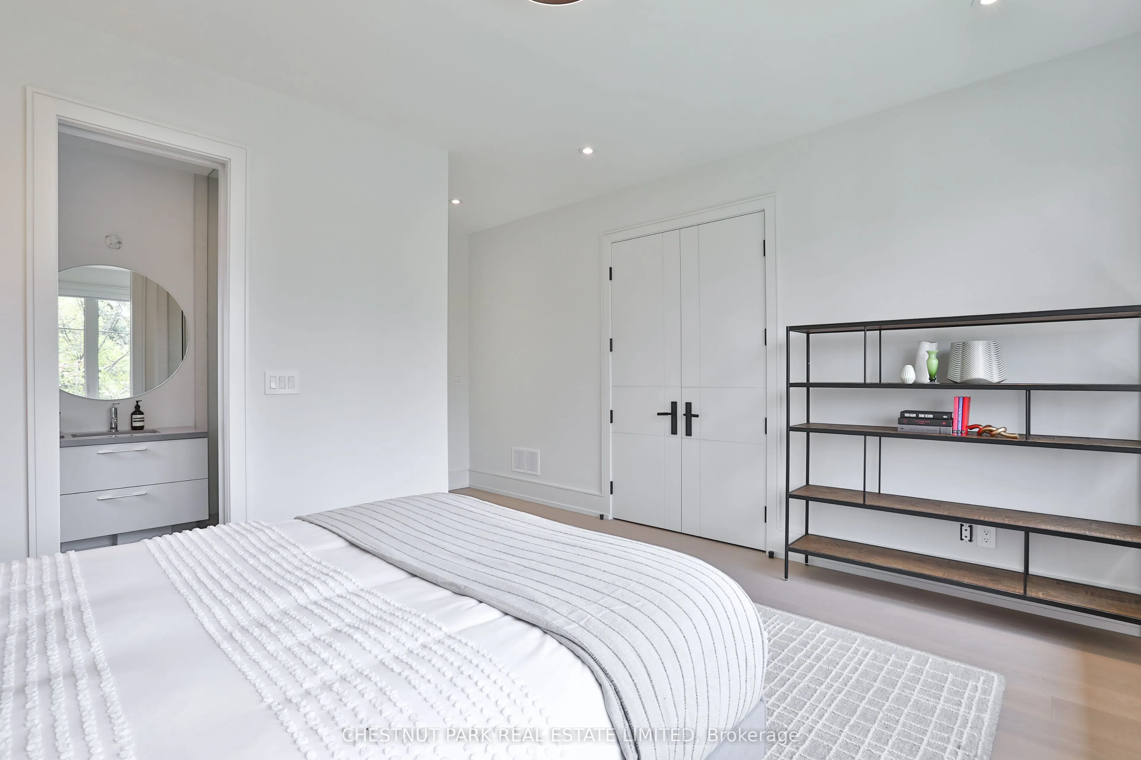 2 Marchwood Drive