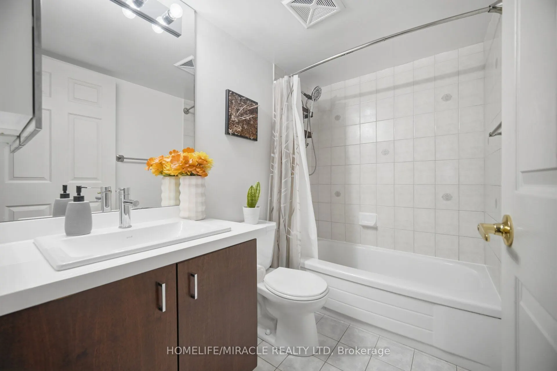 260 Doris Avenue #301