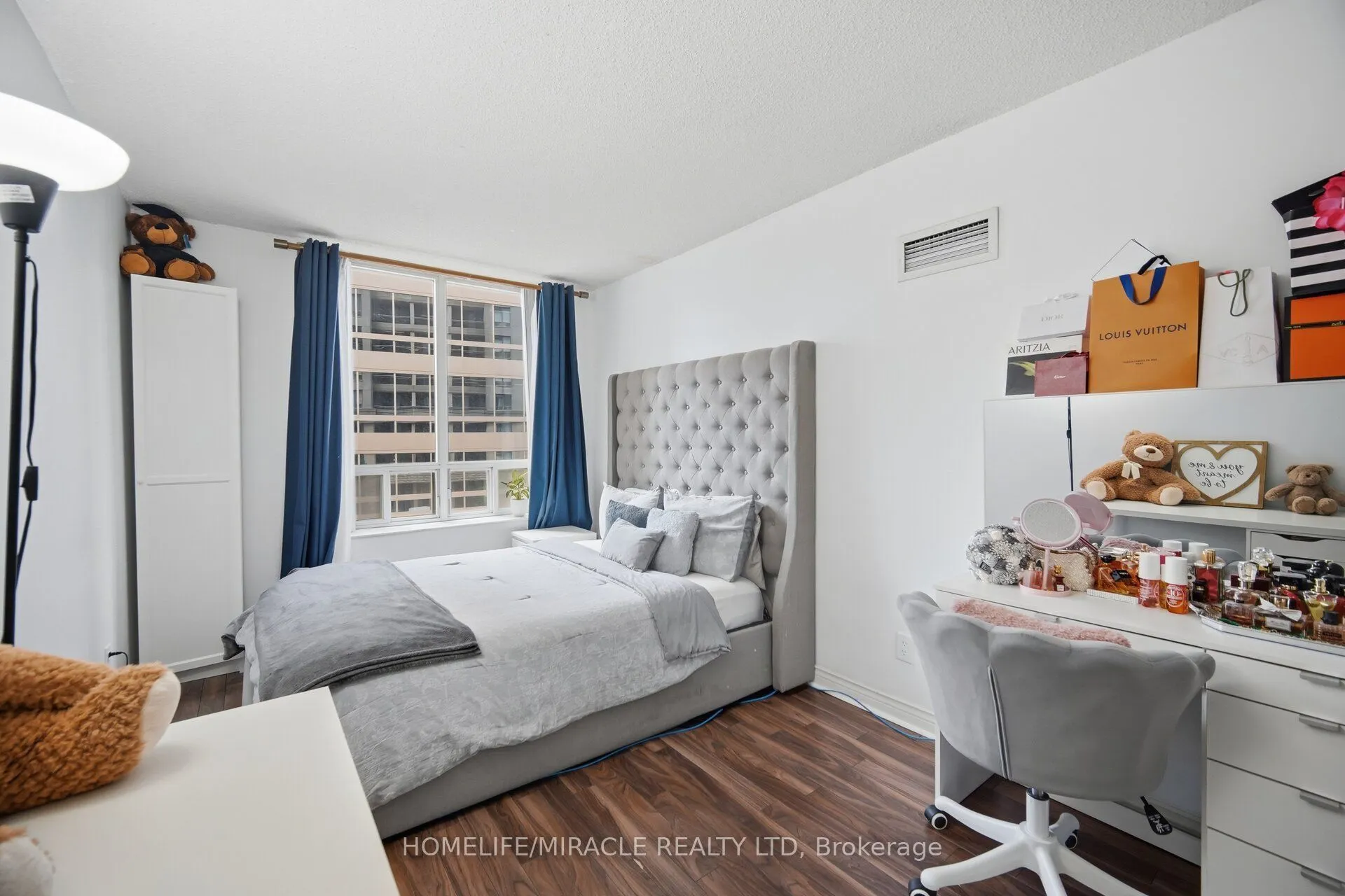 260 Doris Avenue #301