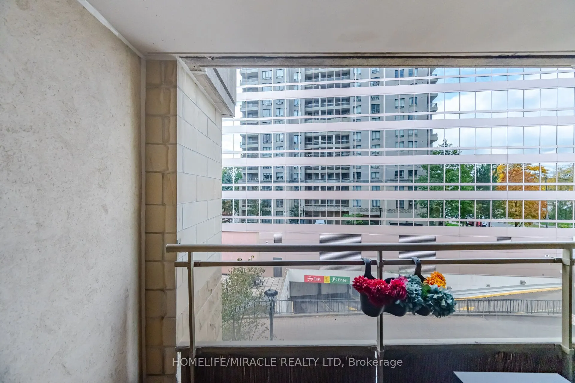 260 Doris Avenue #301
