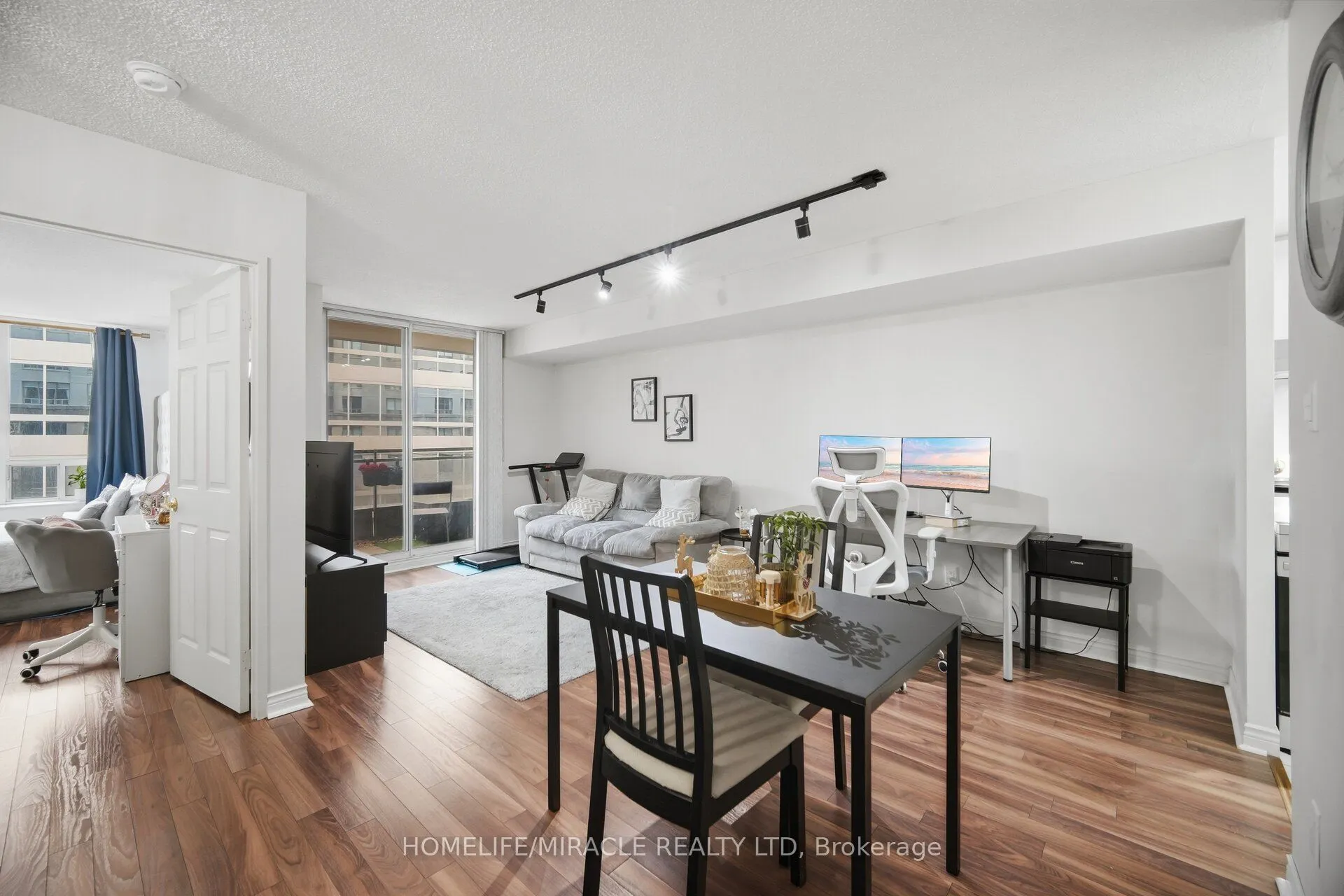 260 Doris Avenue #301