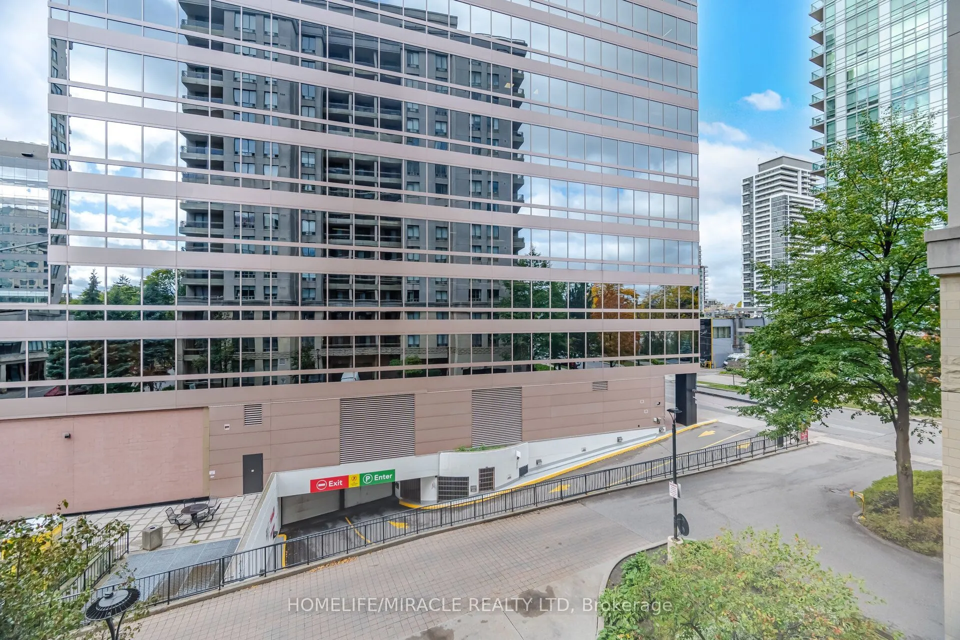 260 Doris Avenue #301