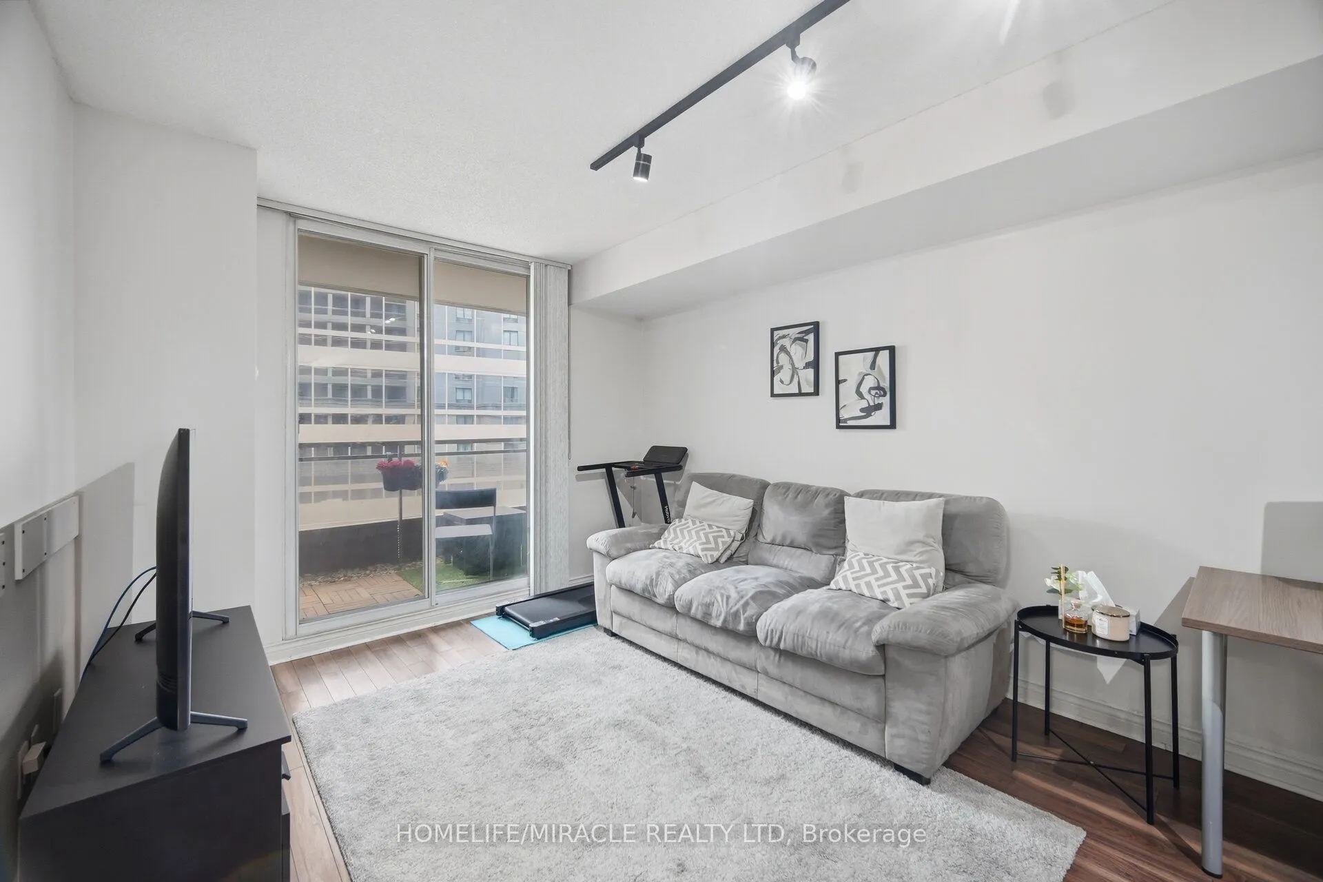 260 Doris Avenue #301