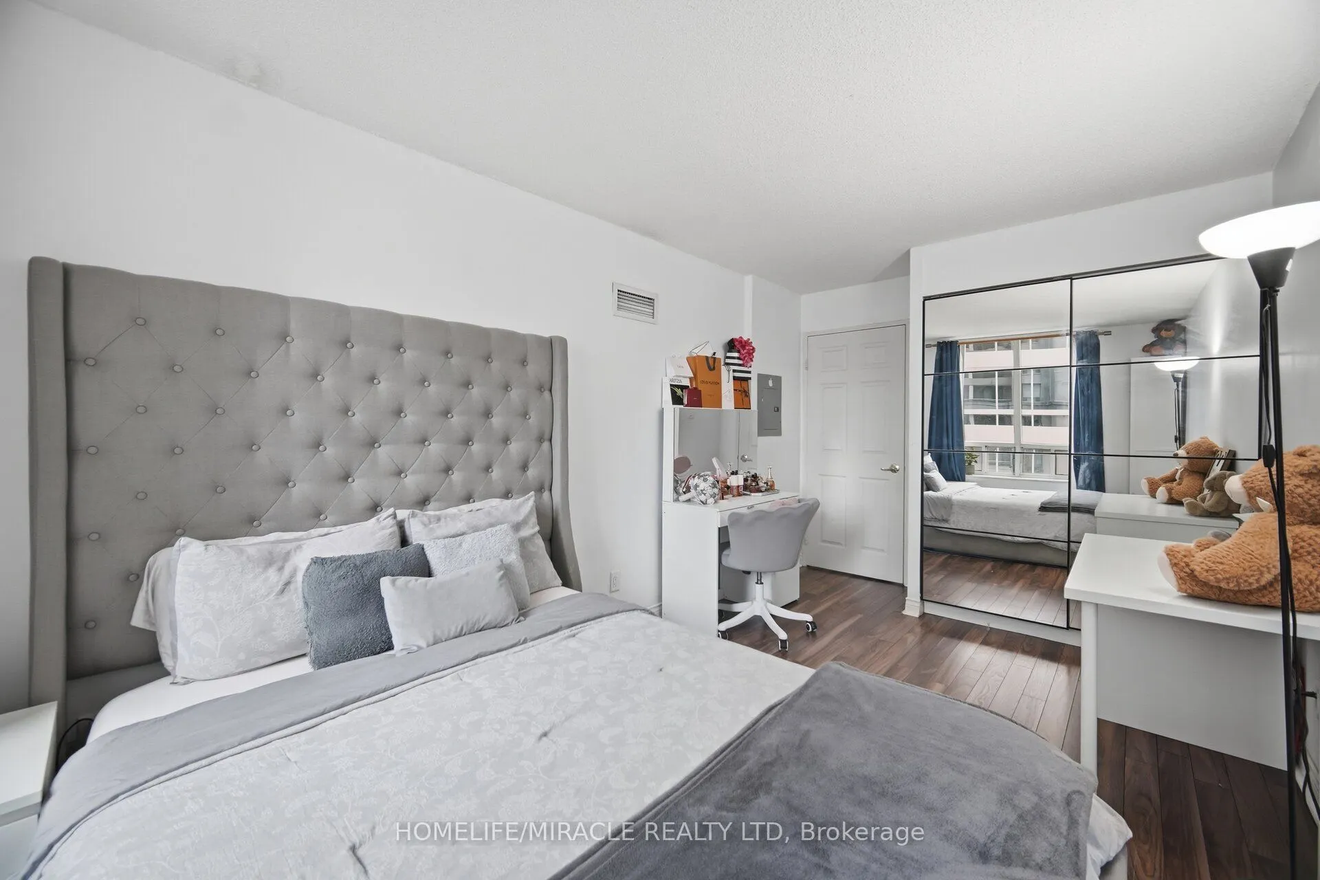 260 Doris Avenue #301