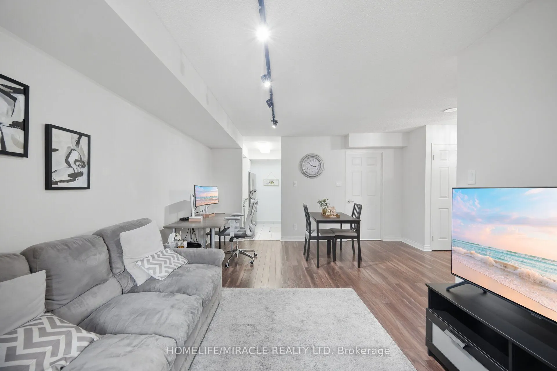 260 Doris Avenue #301