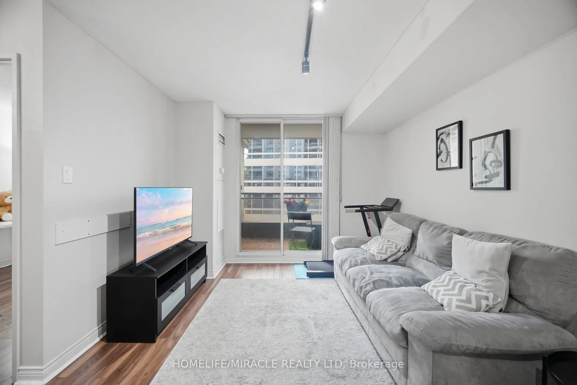 260 Doris Avenue #301