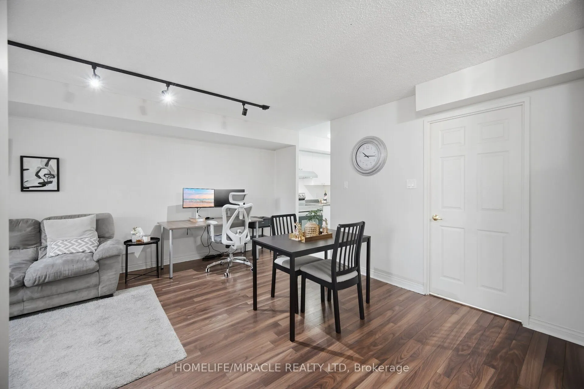 260 Doris Avenue #301