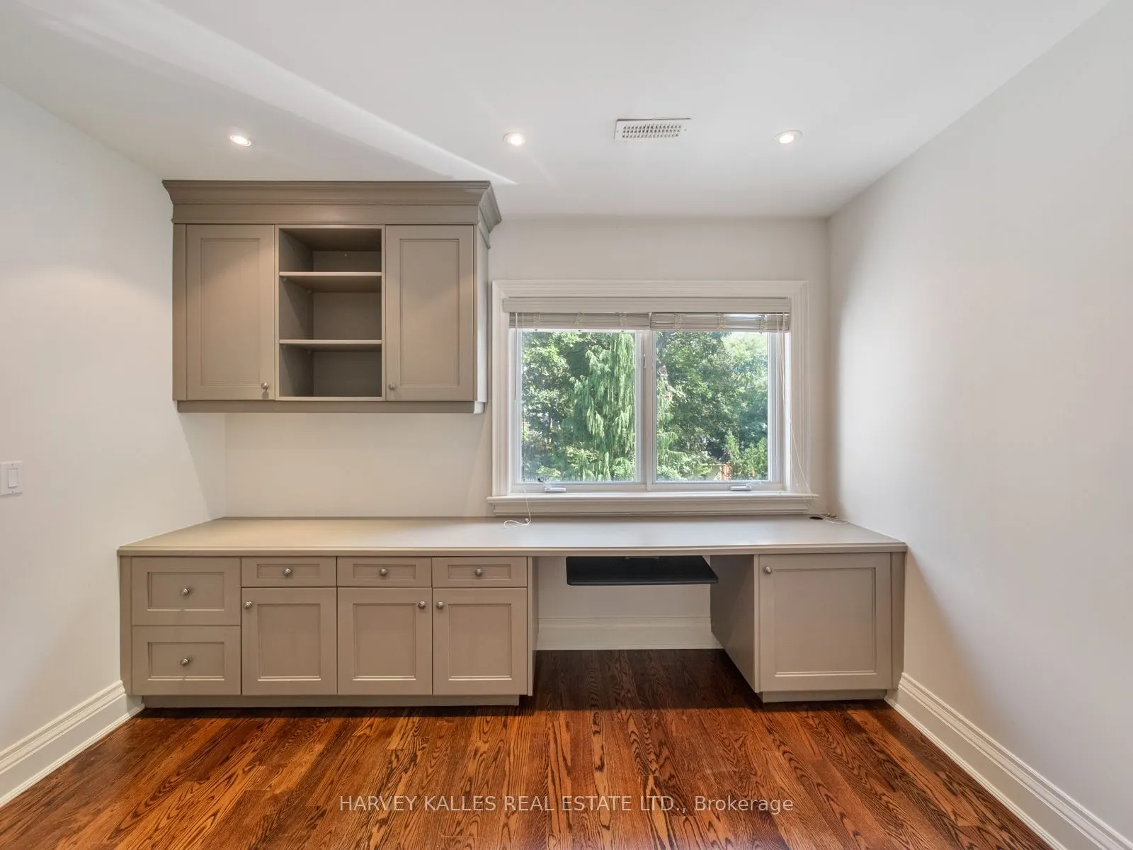 67 Warren Road