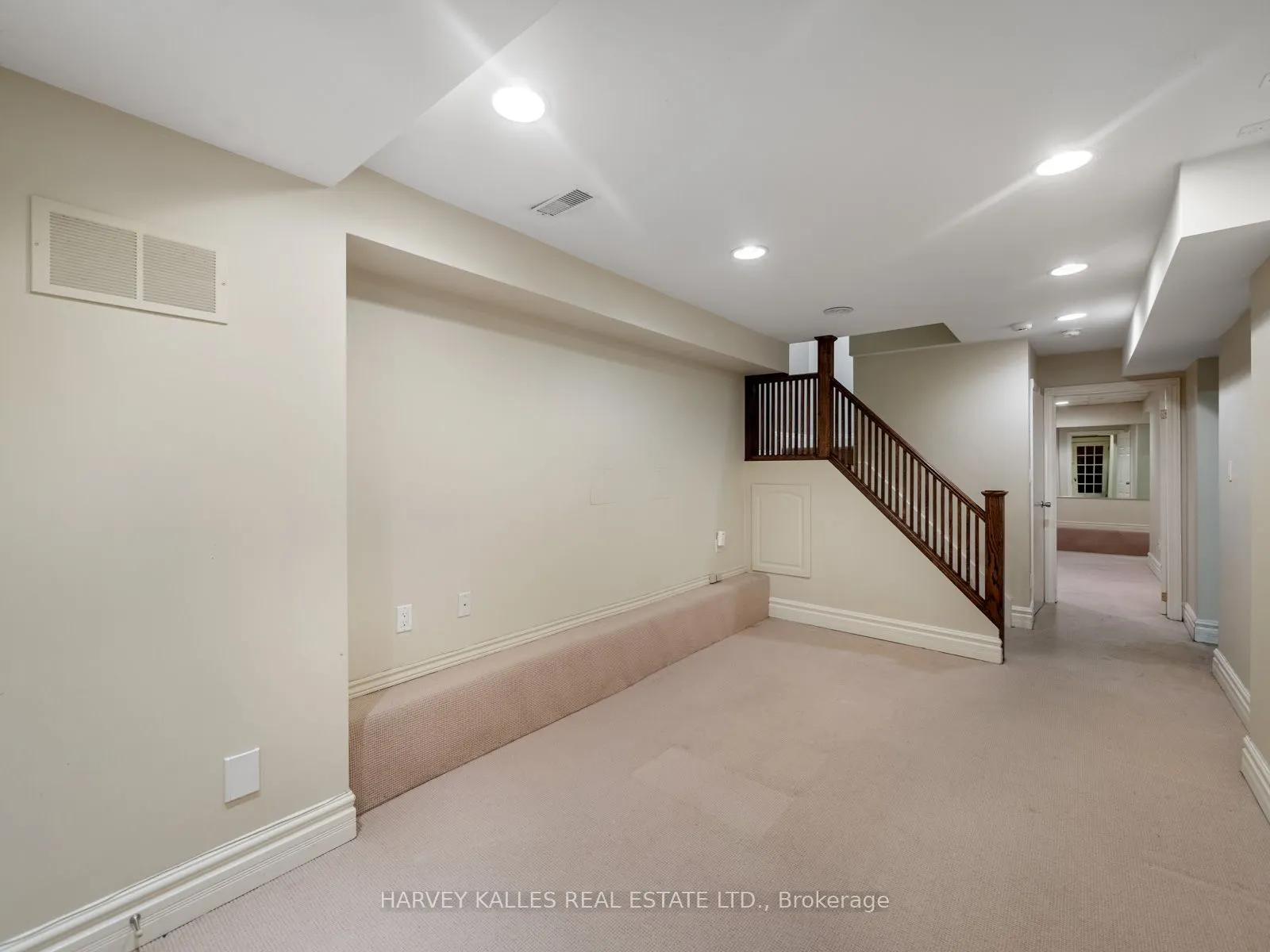 67 Warren Road