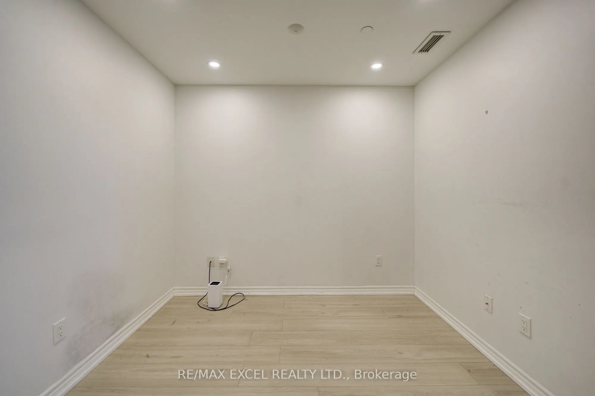 386 Yonge Street #503