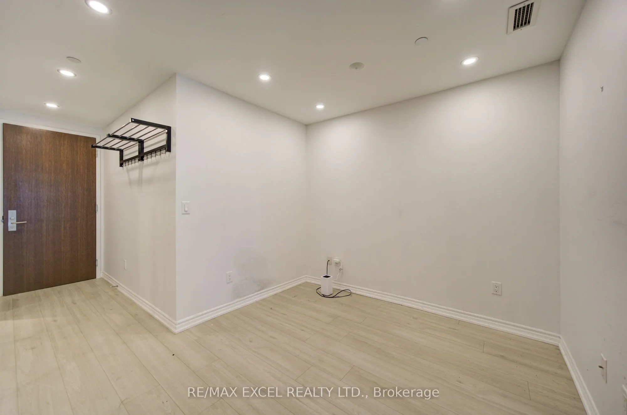 386 Yonge Street #503