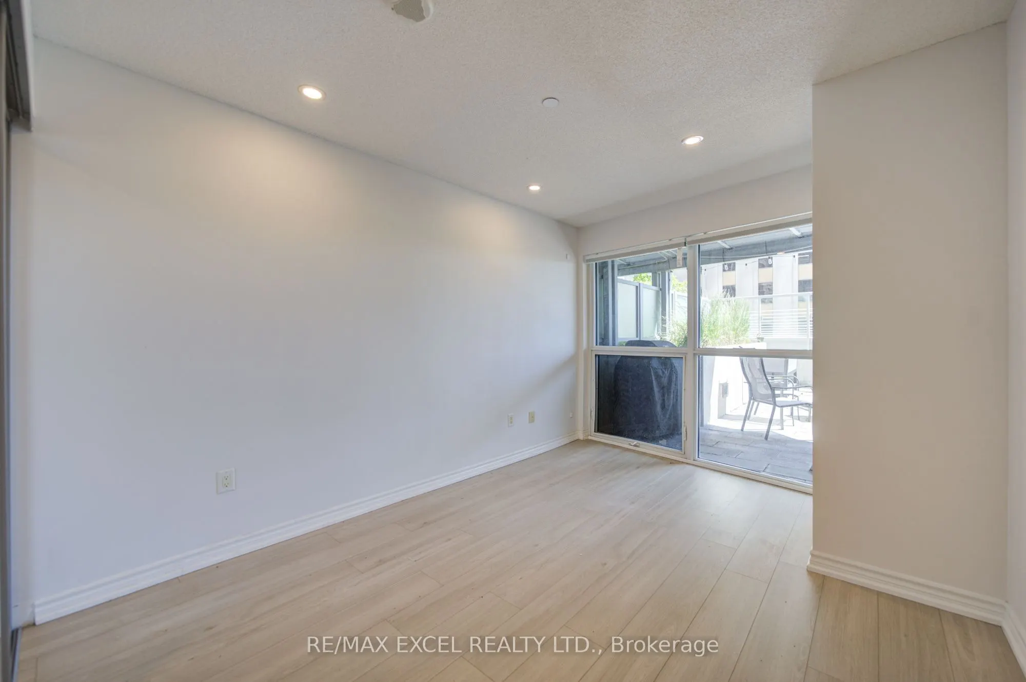 386 Yonge Street #503