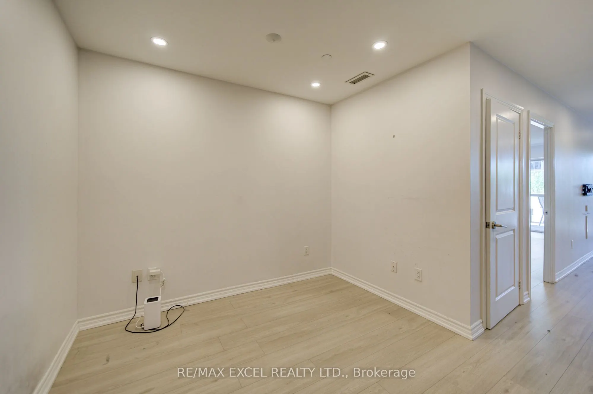 386 Yonge Street #503