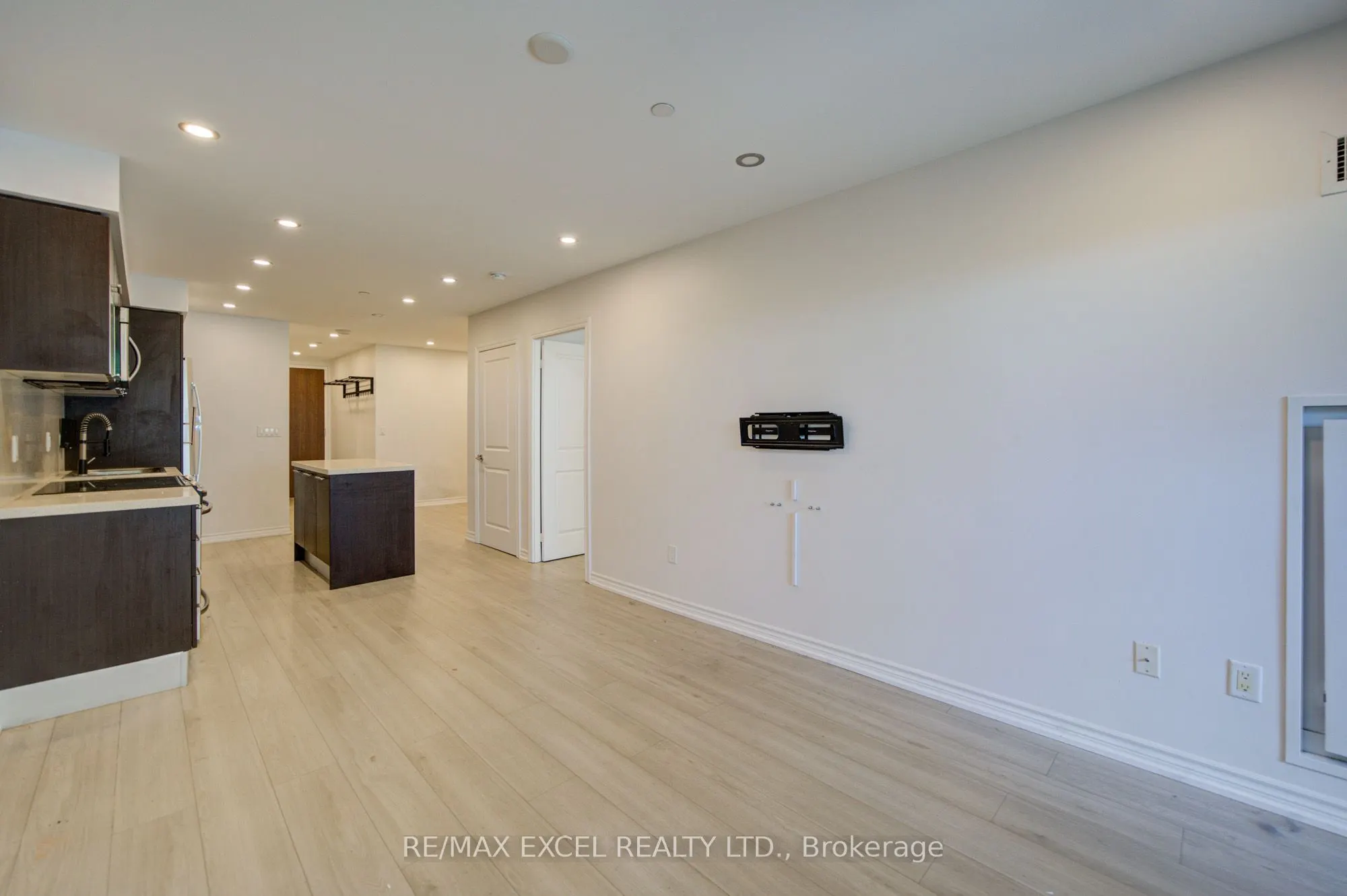 386 Yonge Street #503