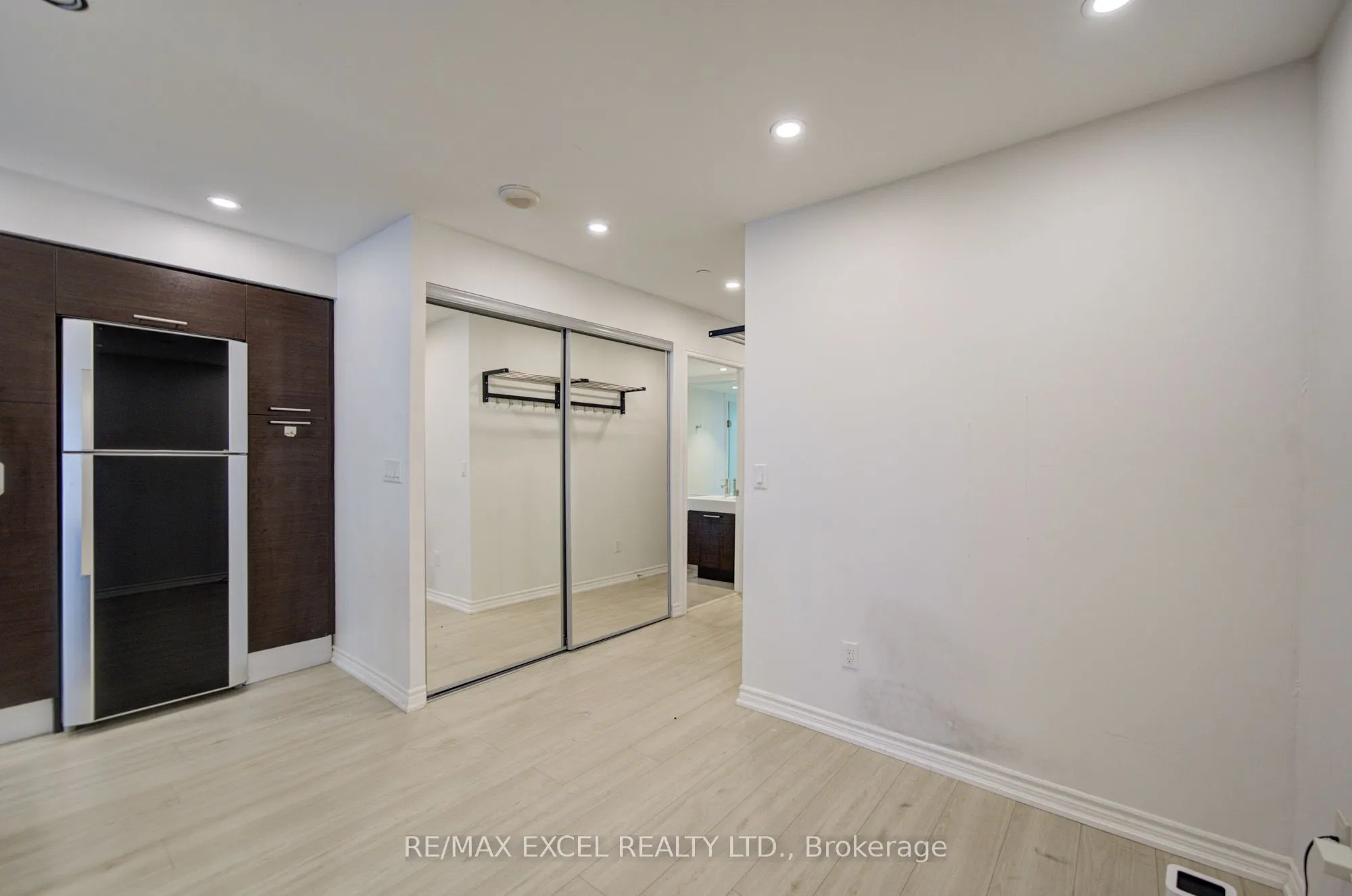 386 Yonge Street #503
