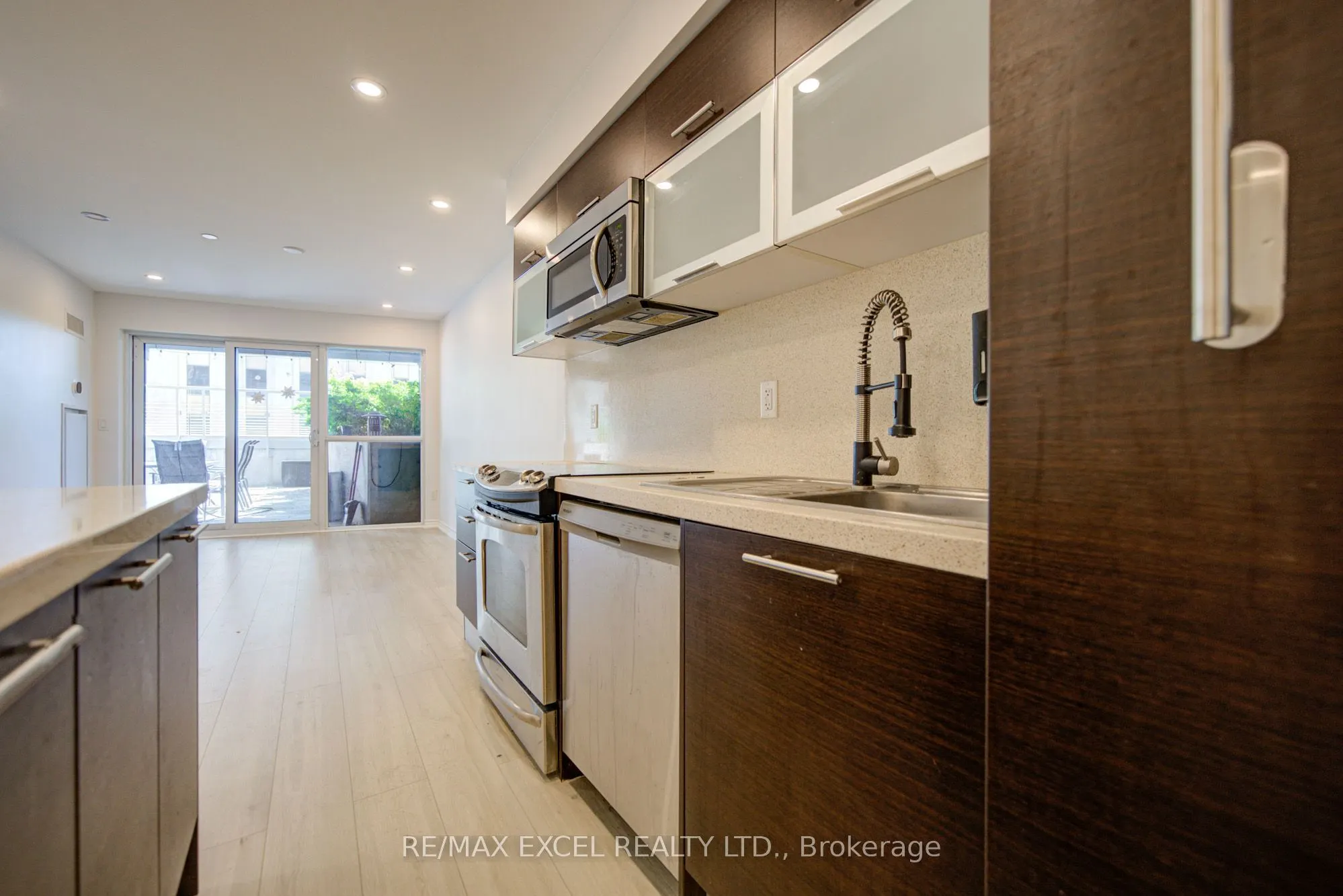 386 Yonge Street #503