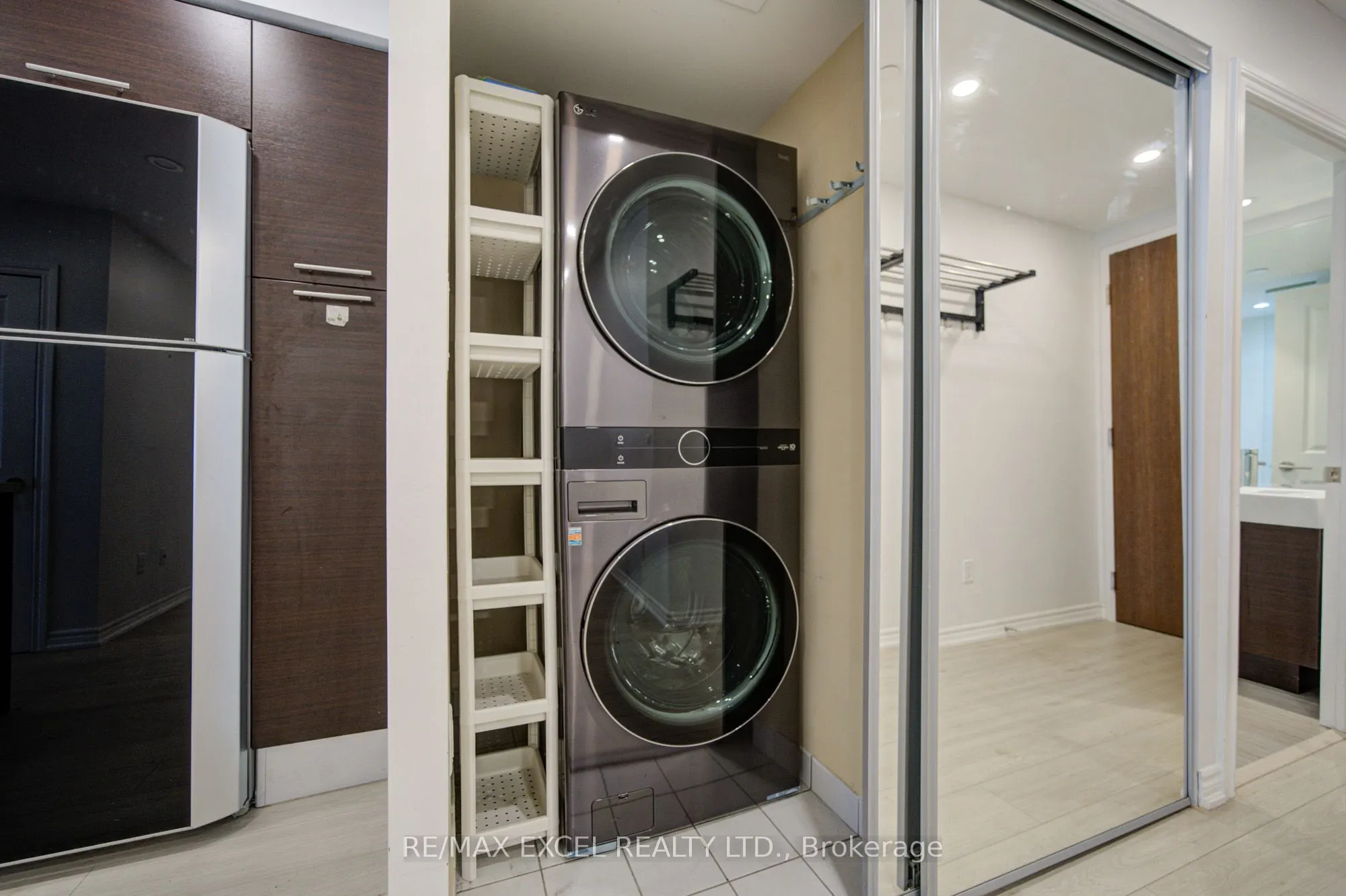 386 Yonge Street #503
