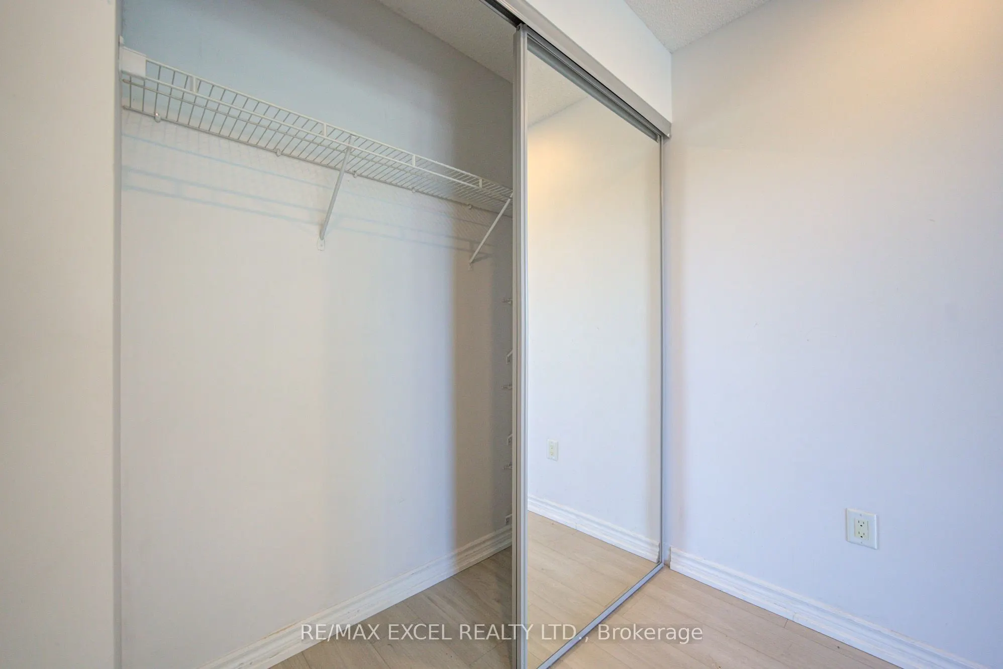 386 Yonge Street #503