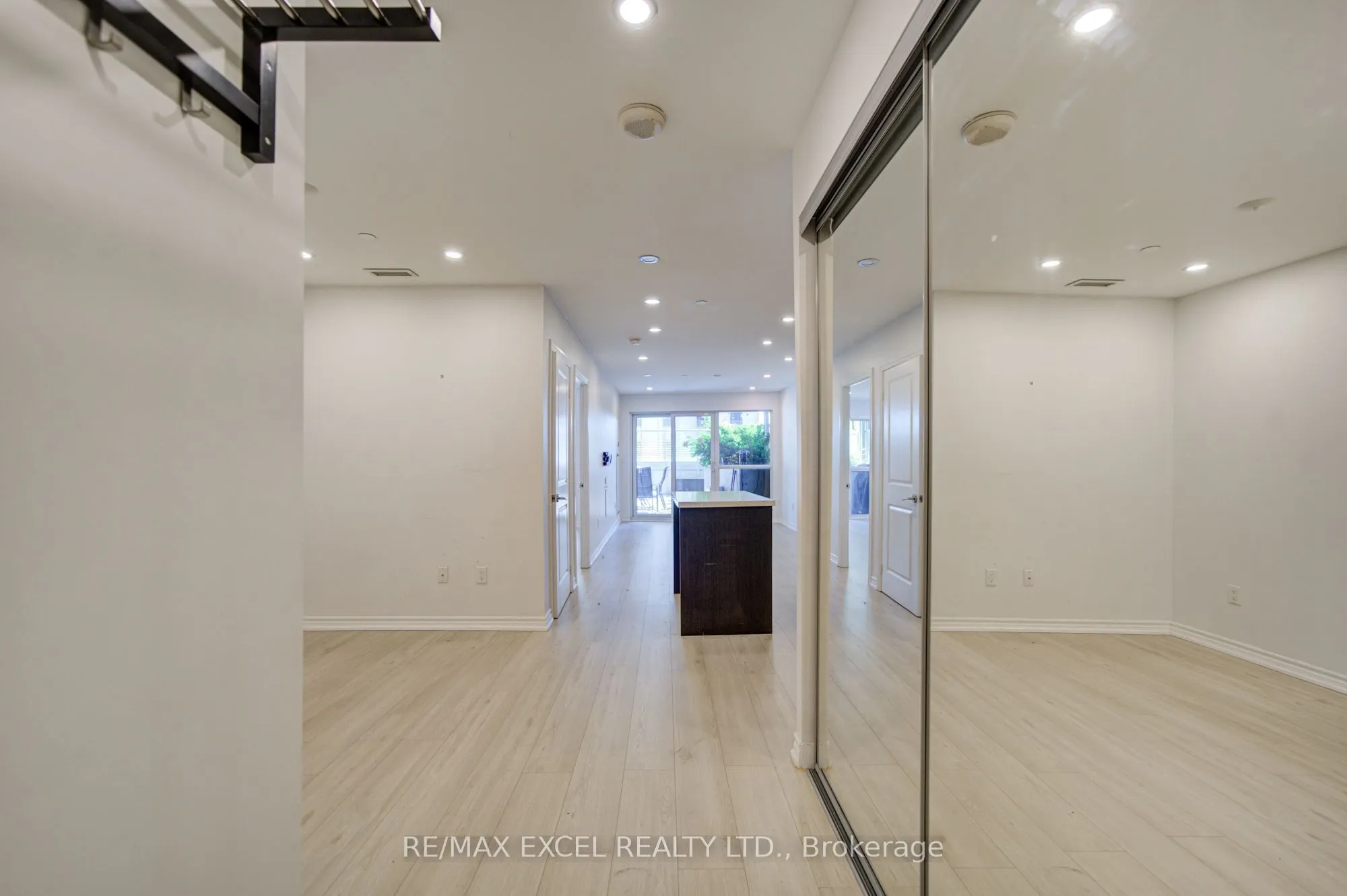 386 Yonge Street #503