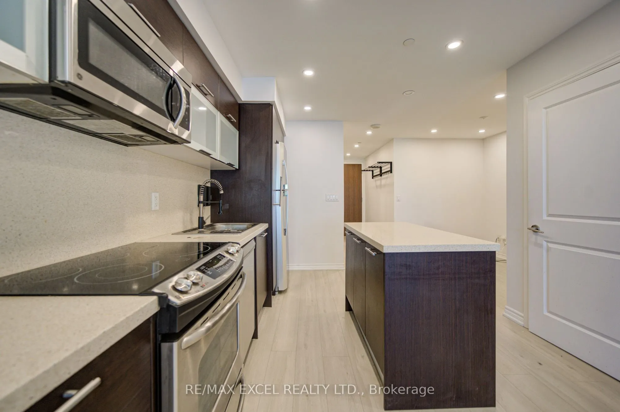 386 Yonge Street #503
