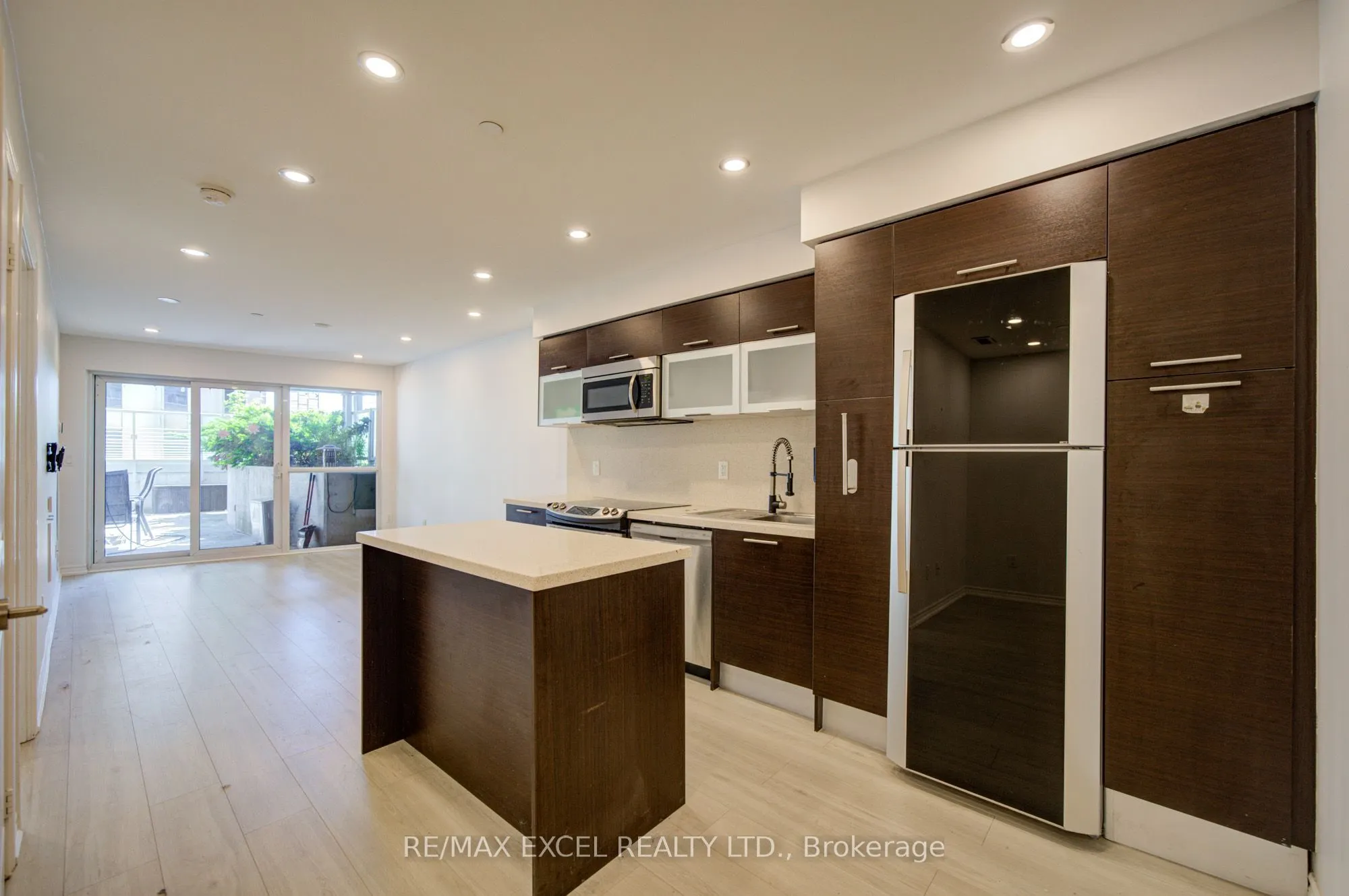 386 Yonge Street #503