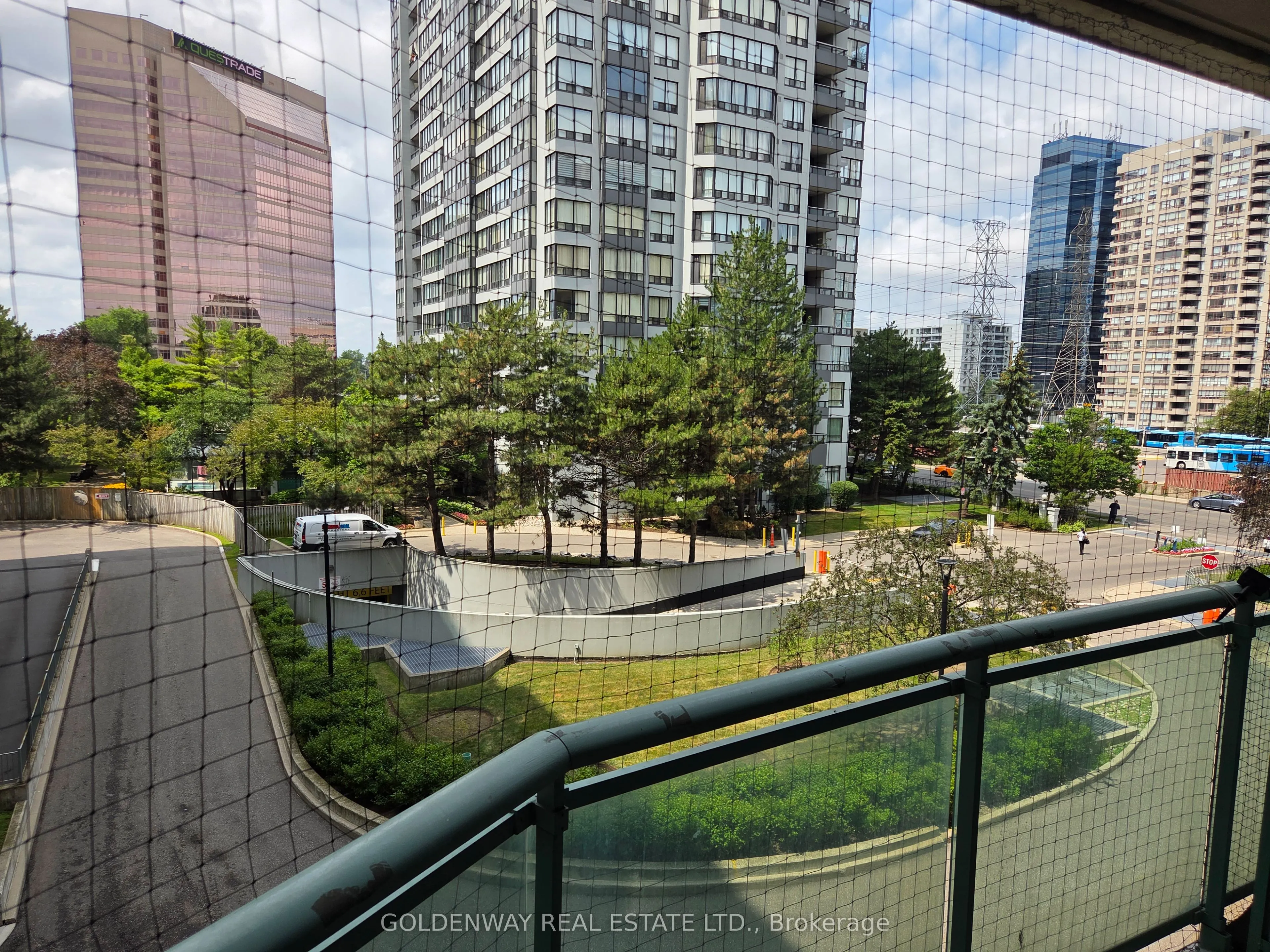 18 Pemberton Avenue #402