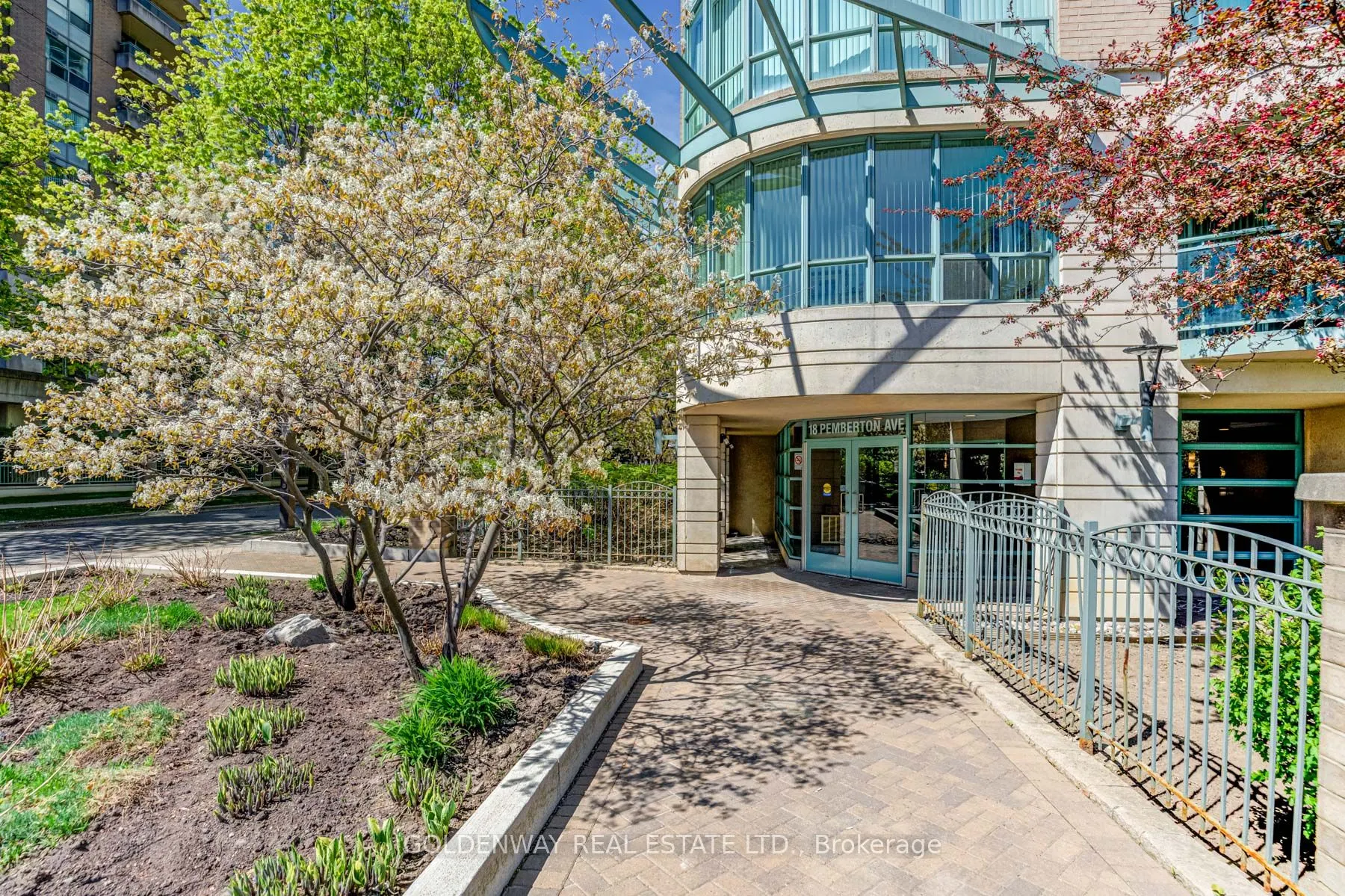 18 Pemberton Avenue #402