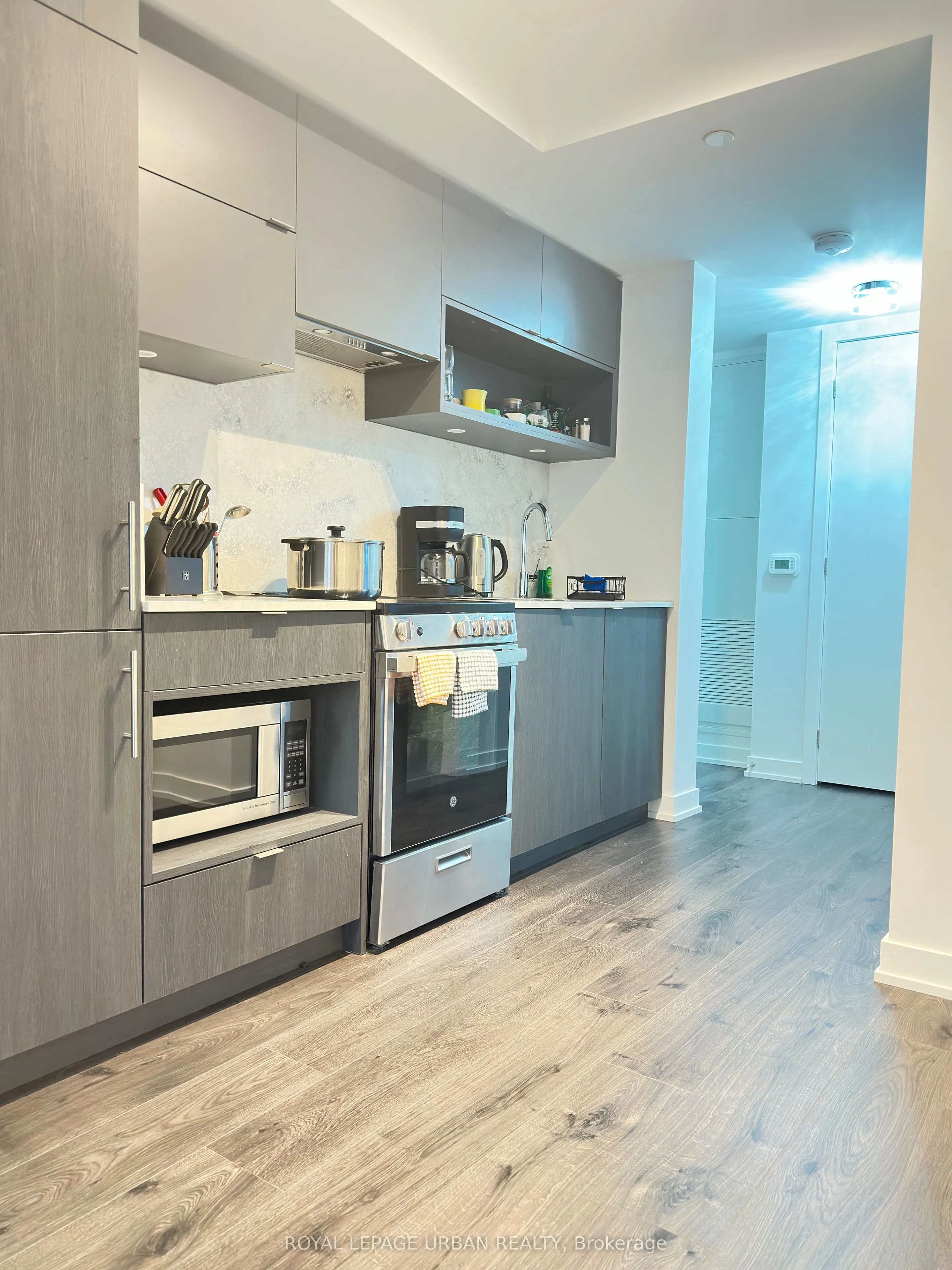 100 Queen Street E #1106