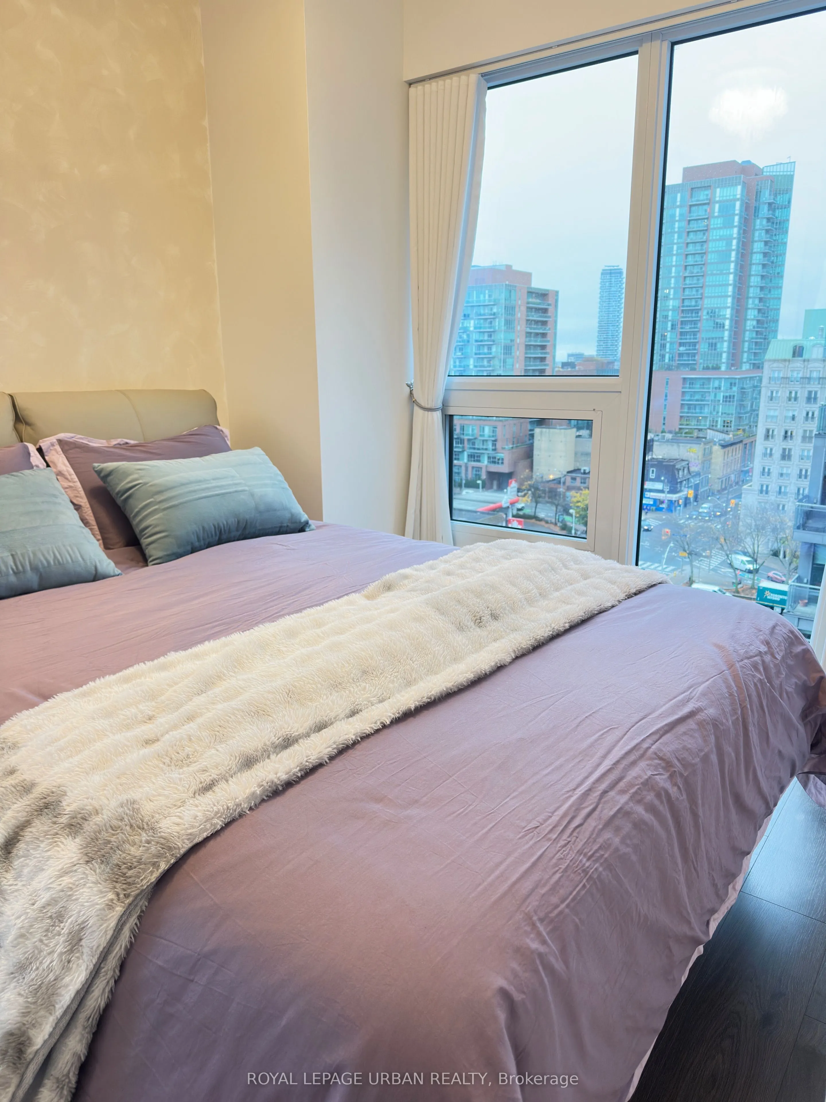 100 Queen Street E #1106