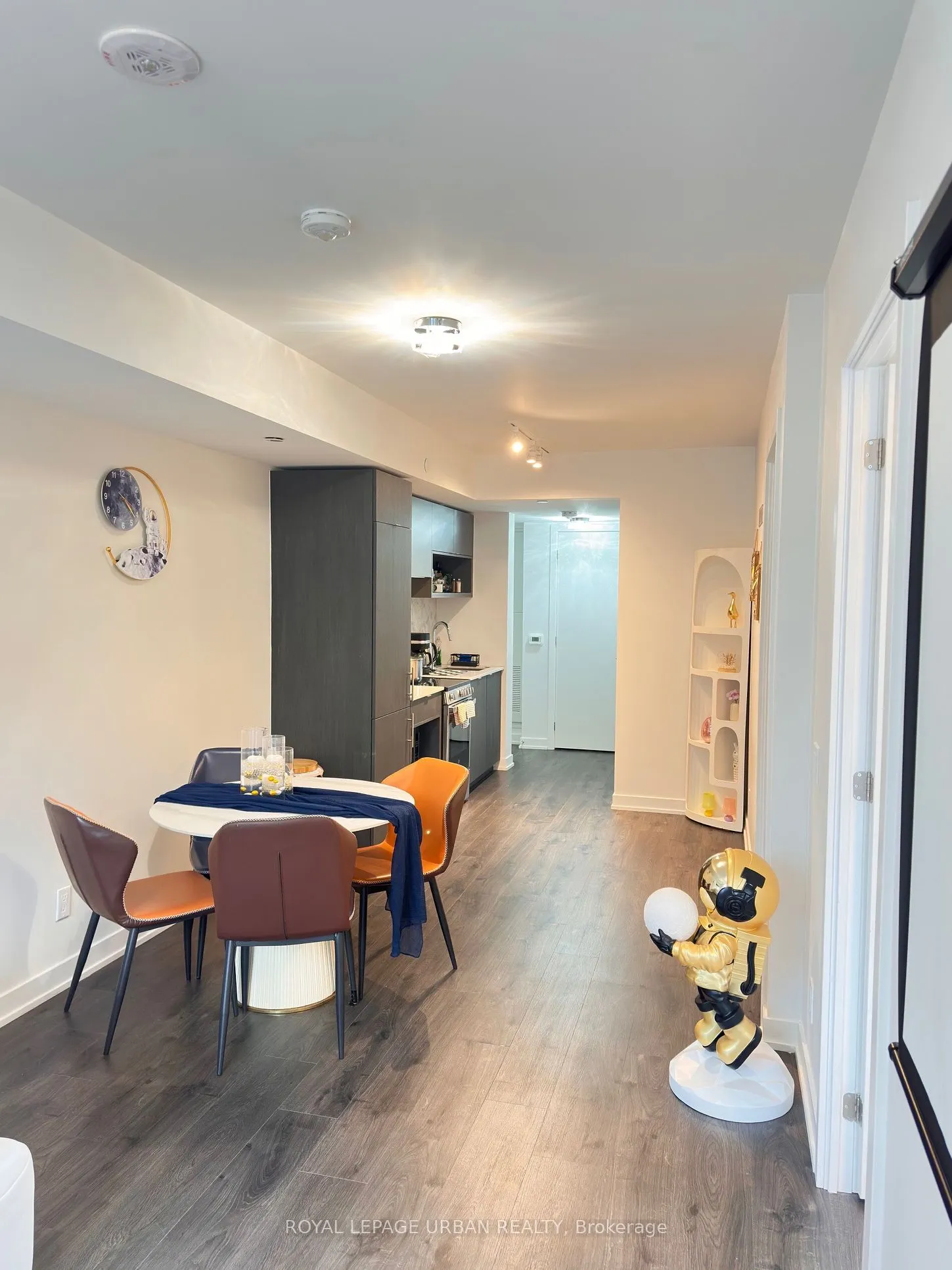 100 Queen Street E #1106