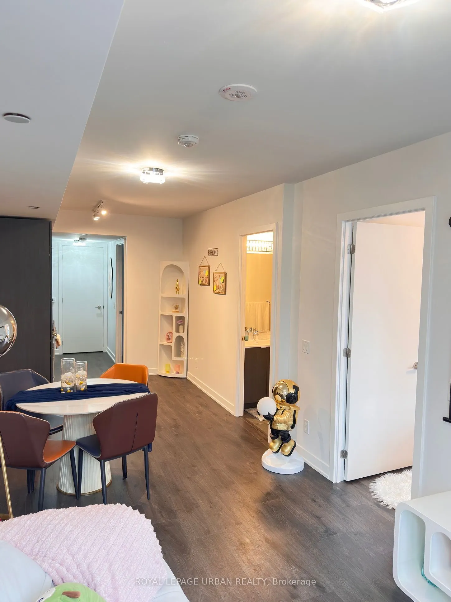 100 Queen Street E #1106