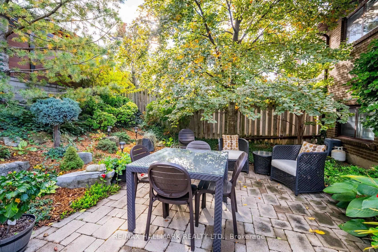 27 Pinebrook Avenue