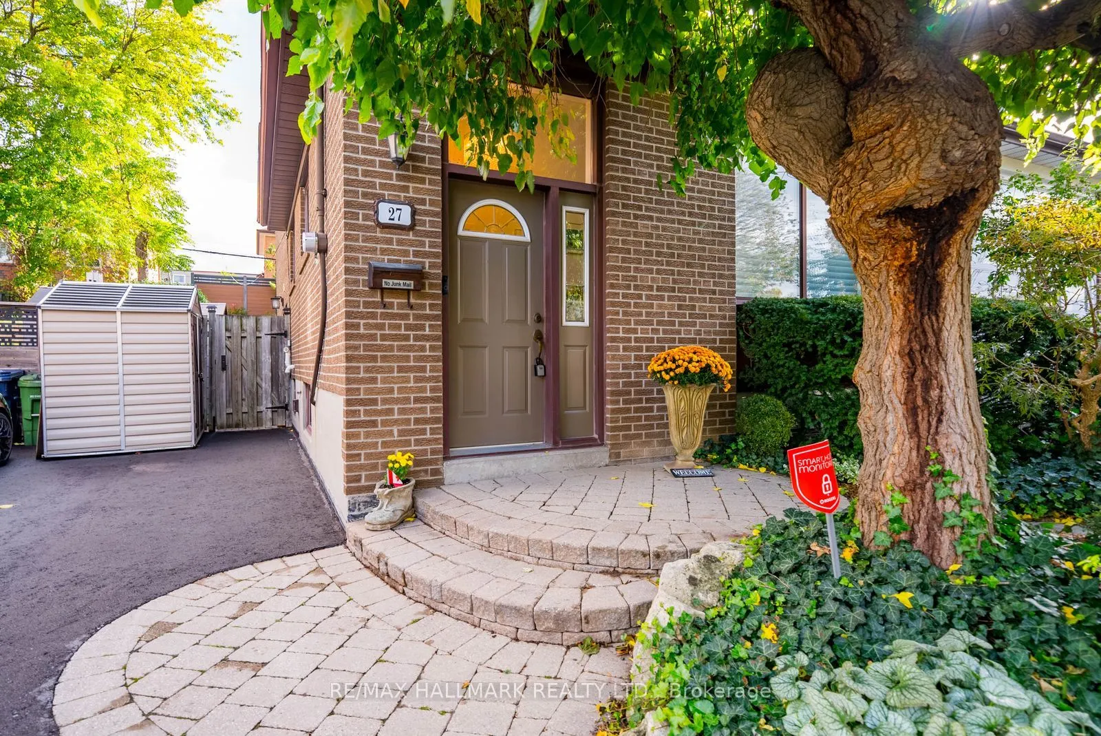 27 Pinebrook Avenue