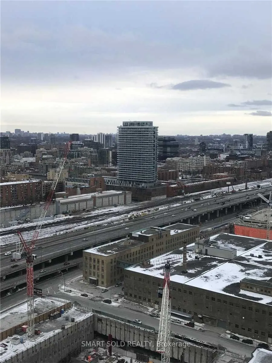 10 Yonge Street #3410
