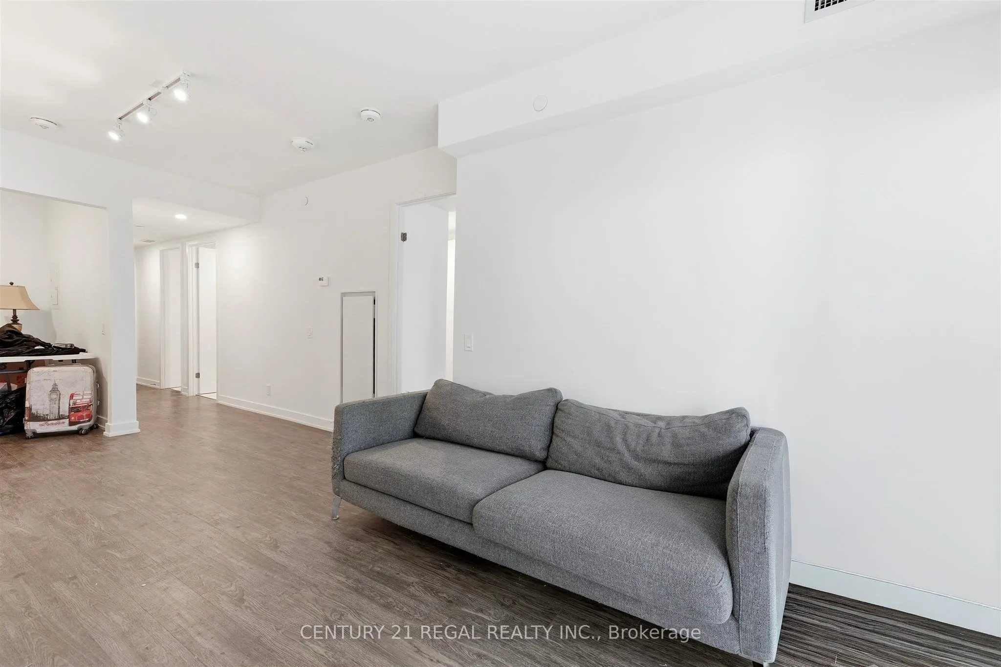 88 Queen Street E #1915