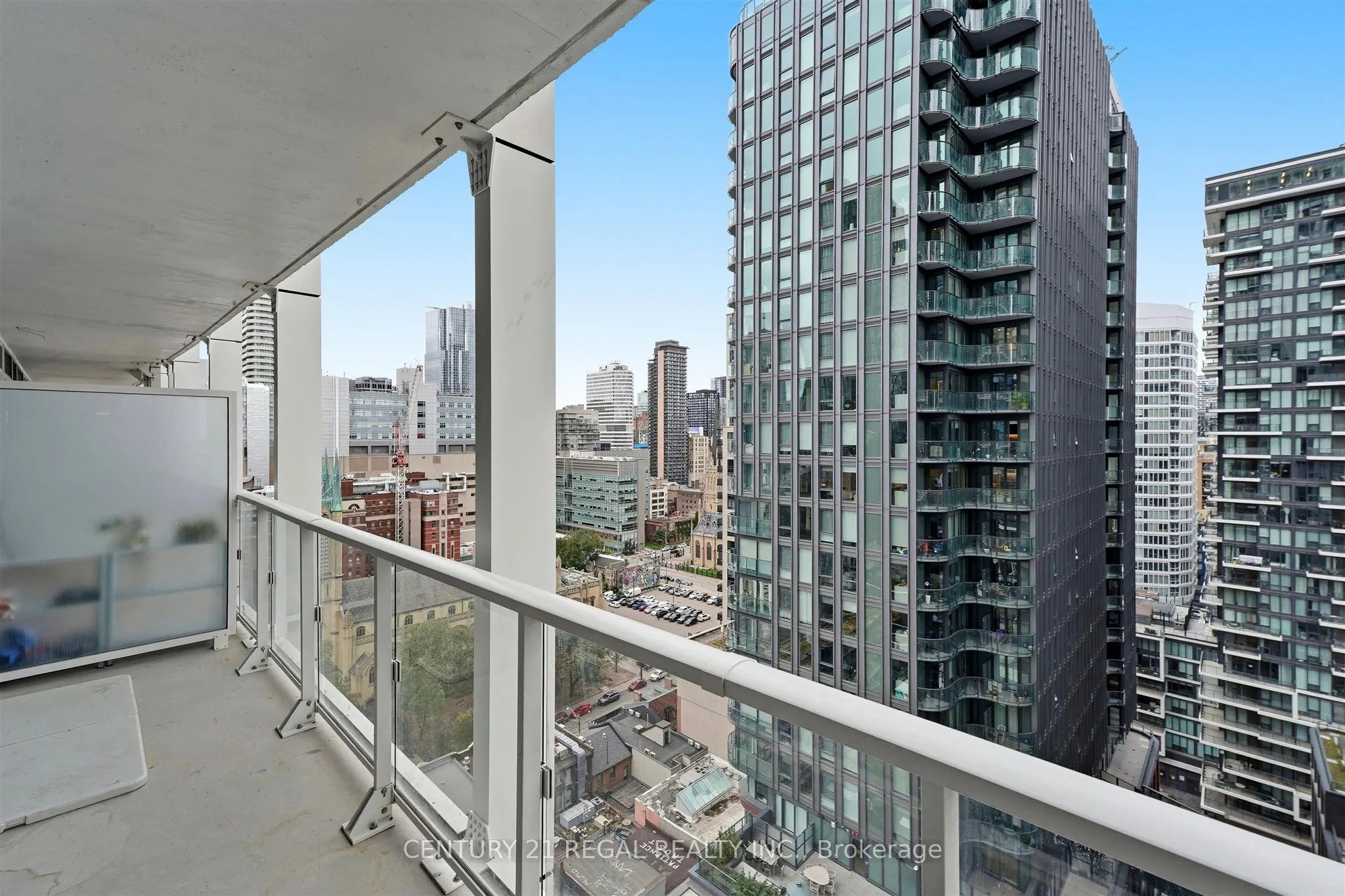 88 Queen Street E #1915