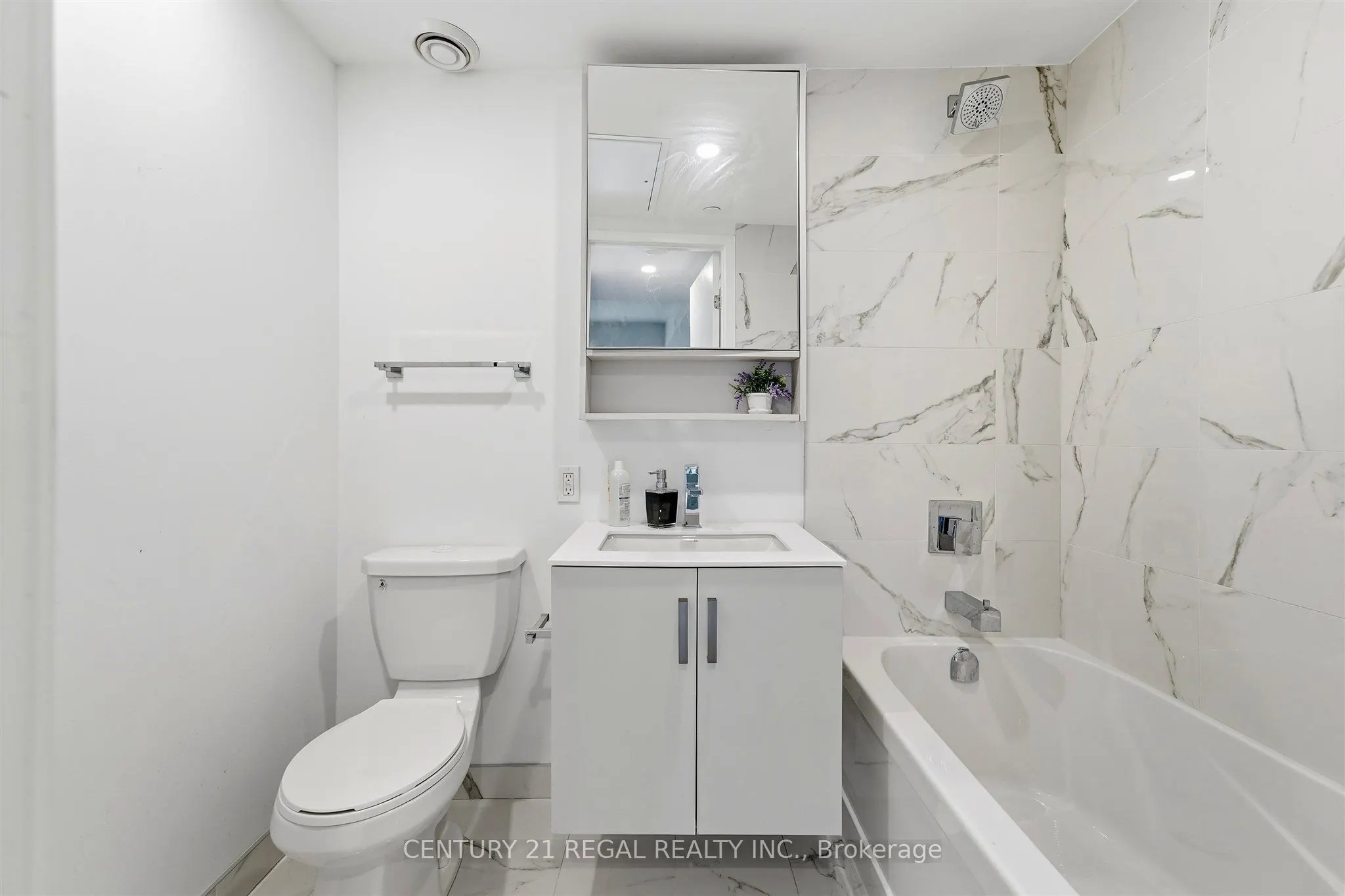 88 Queen Street E #1915