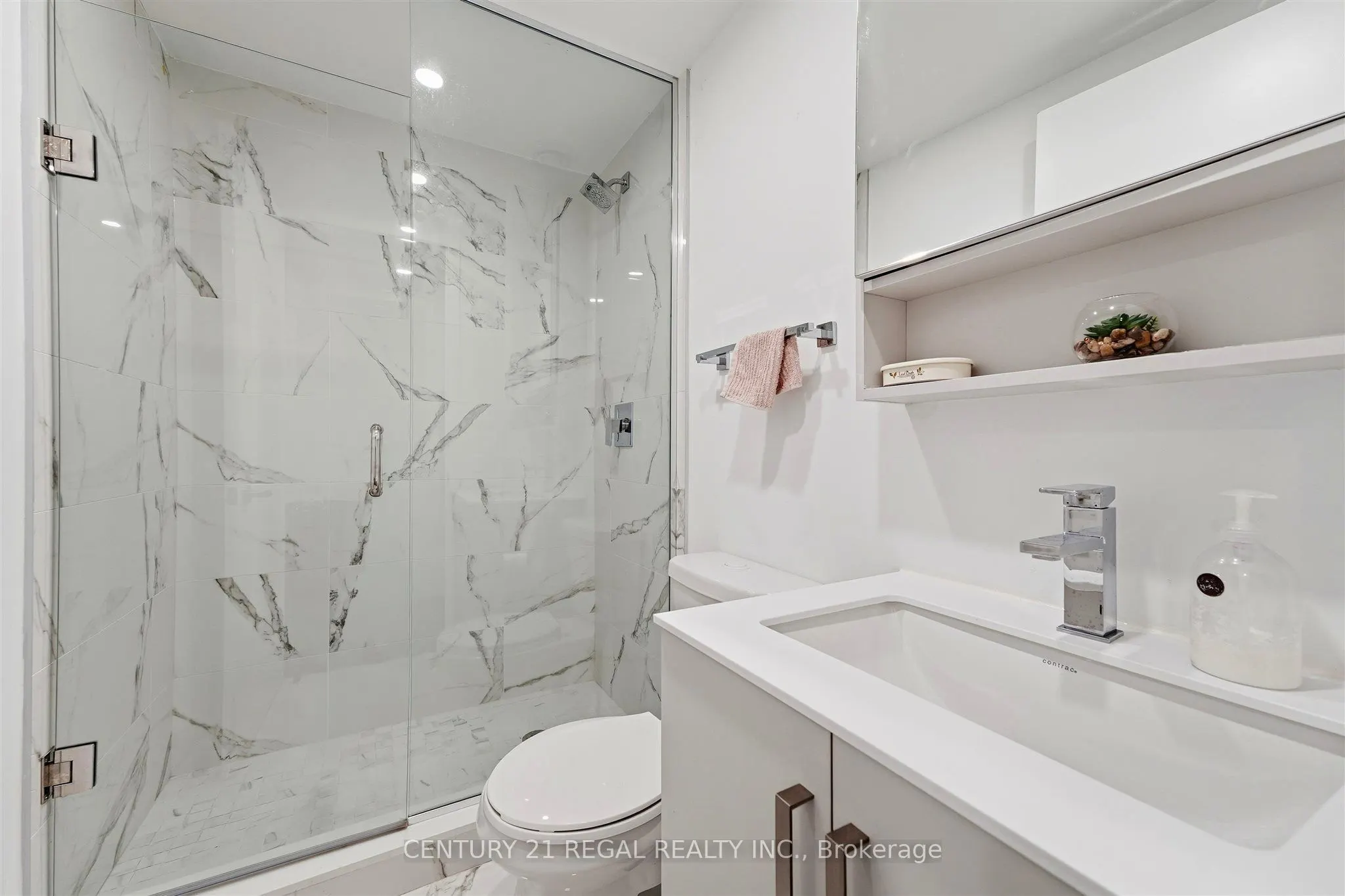 88 Queen Street E #1915