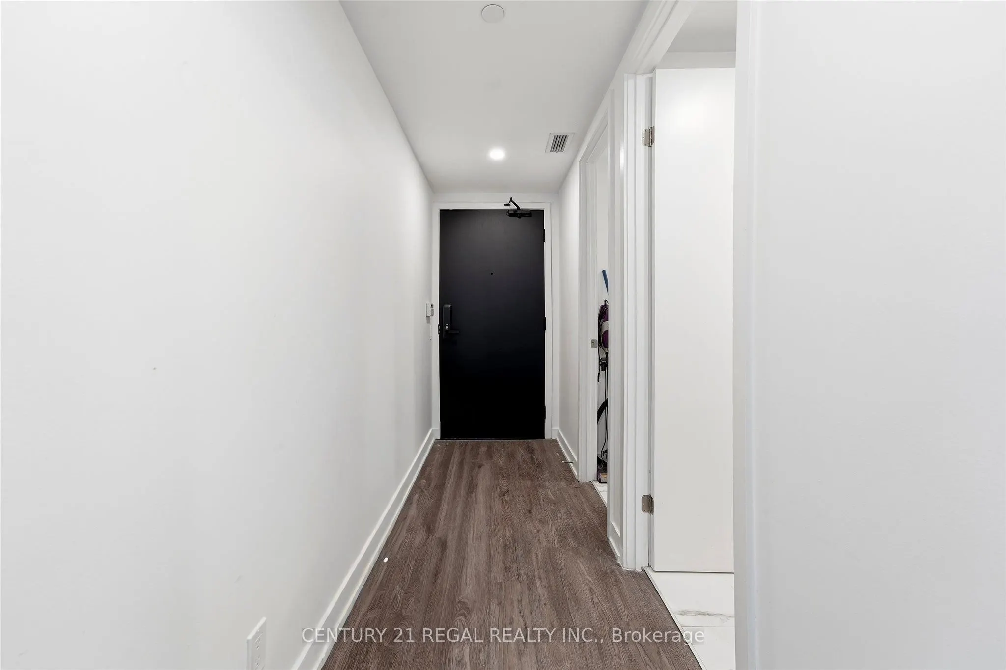 88 Queen Street E #1915
