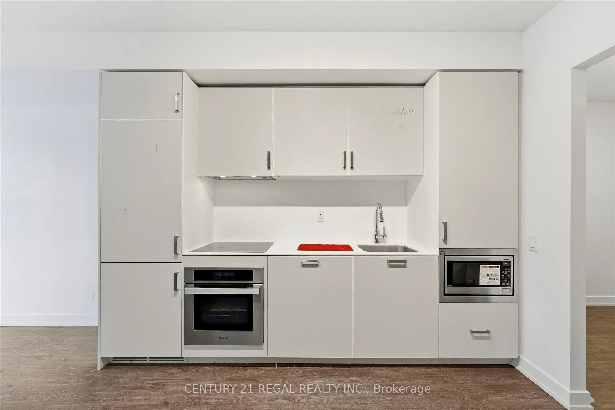 88 Queen Street E #1915