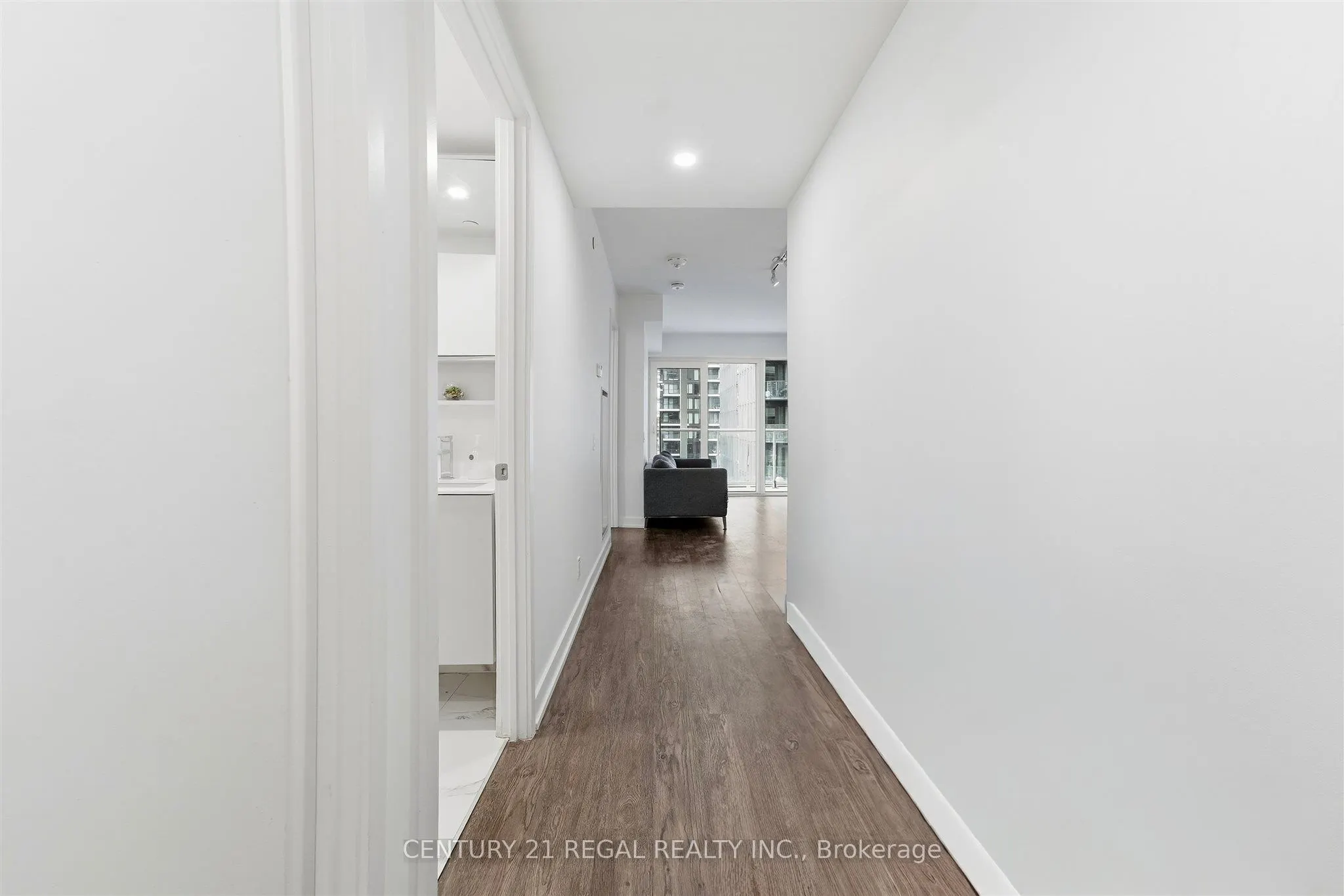 88 Queen Street E #1915
