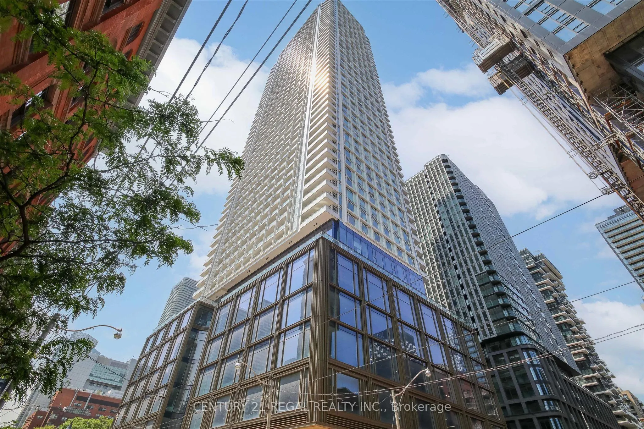 88 Queen Street E #1915