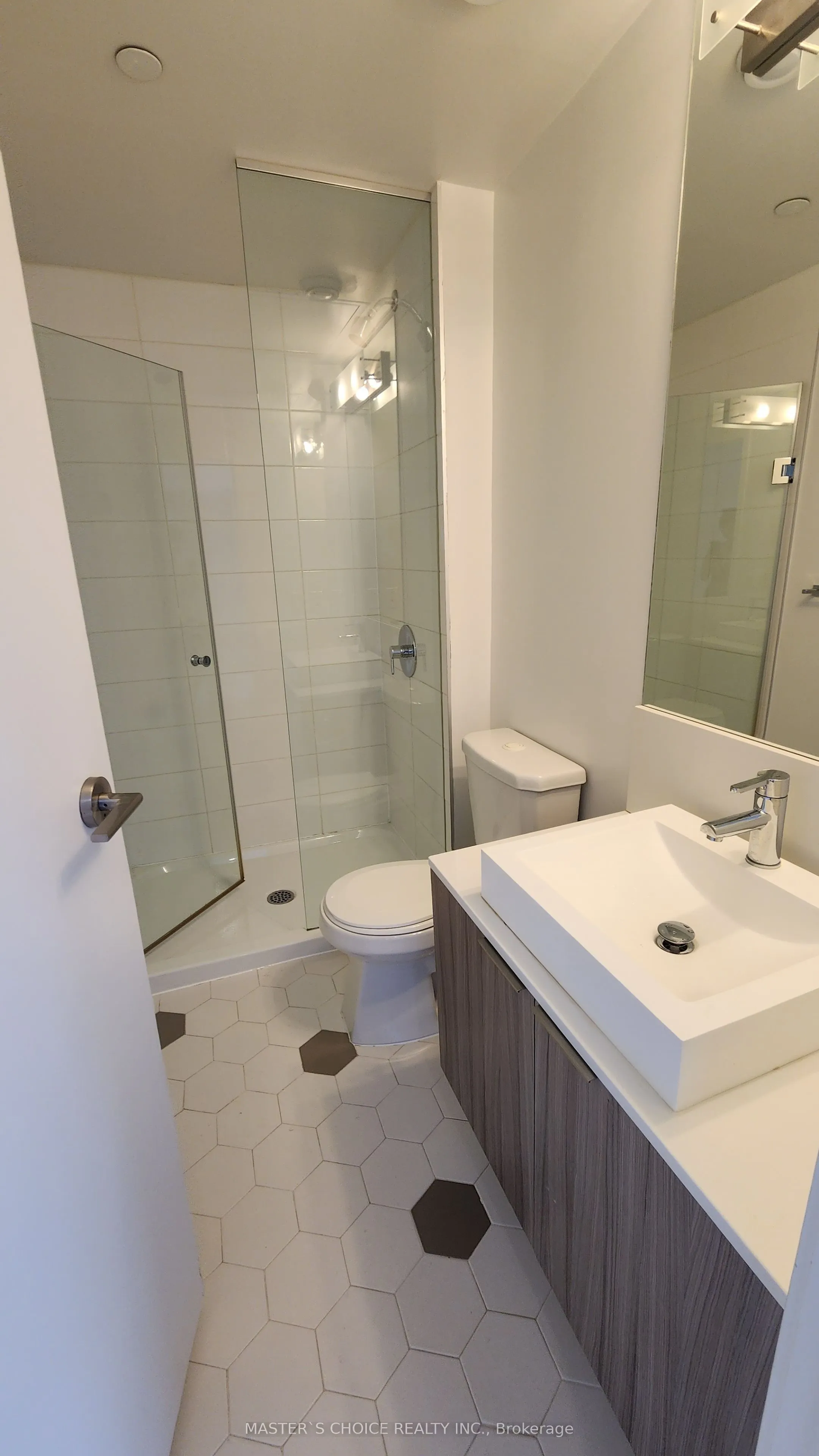 68 Shuter Street #2805