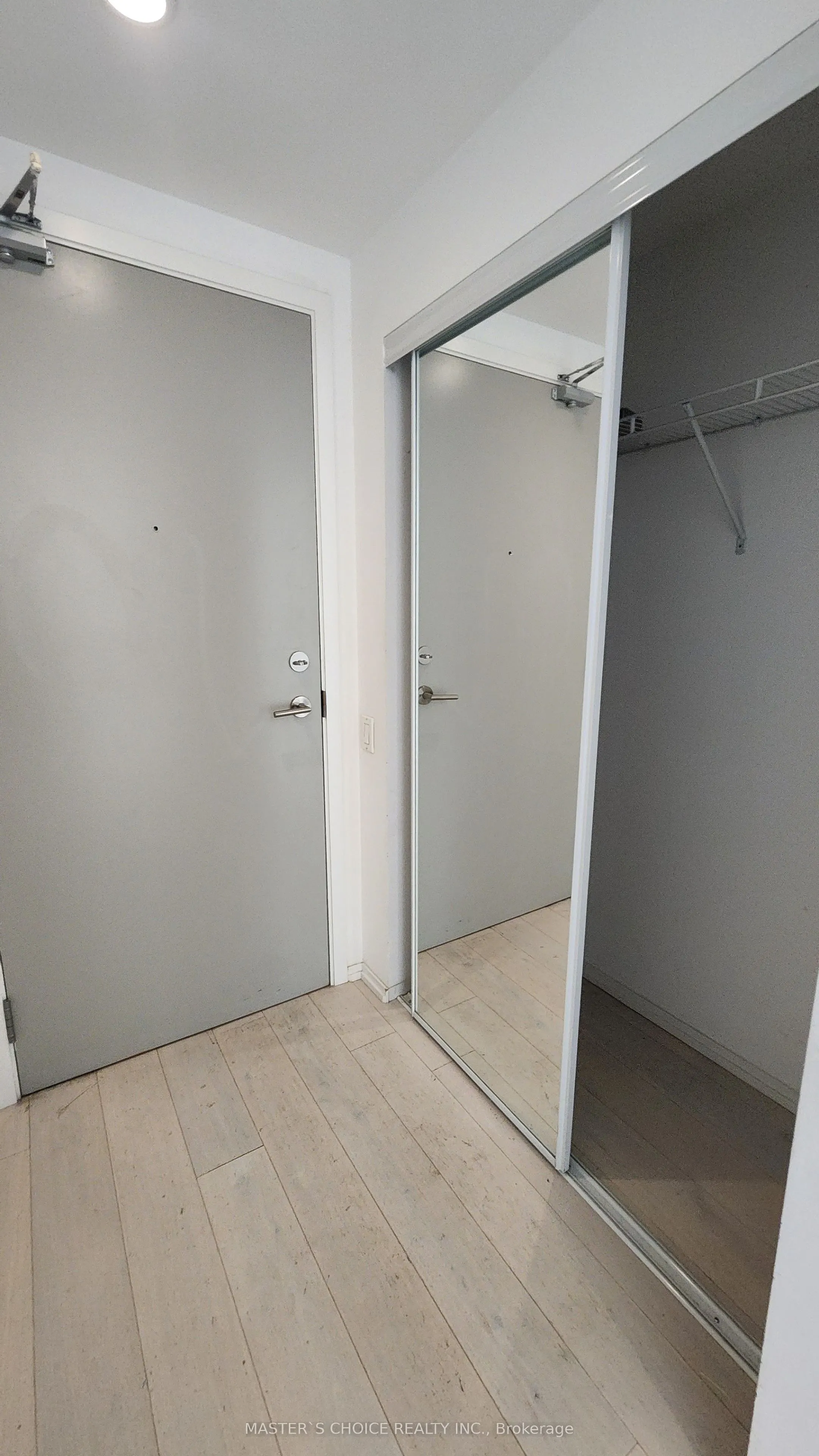 68 Shuter Street #2805