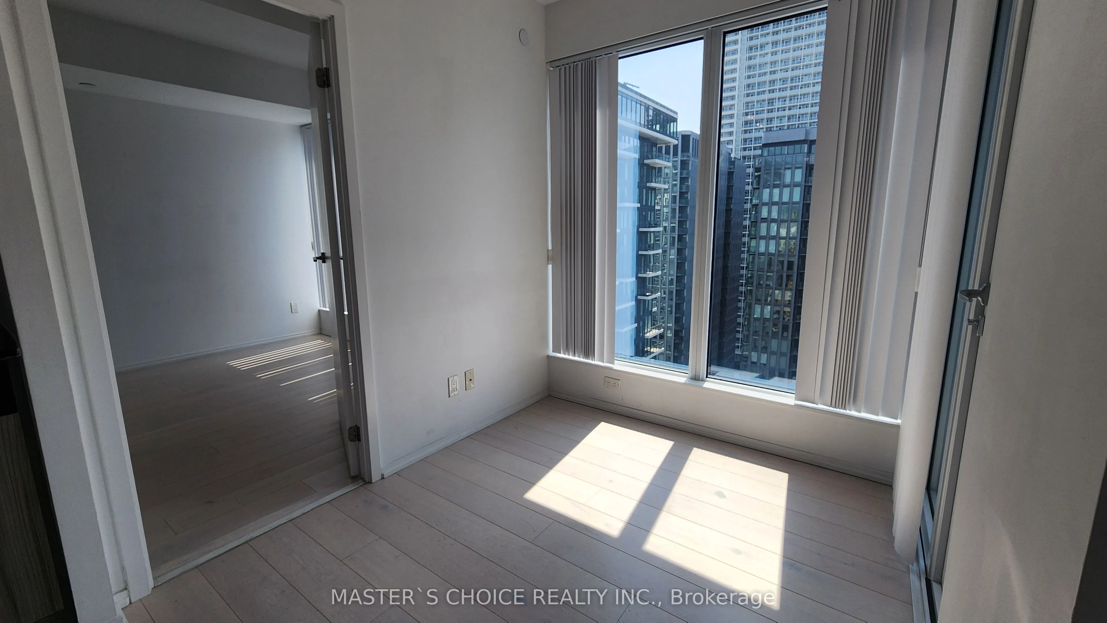 68 Shuter Street #2805